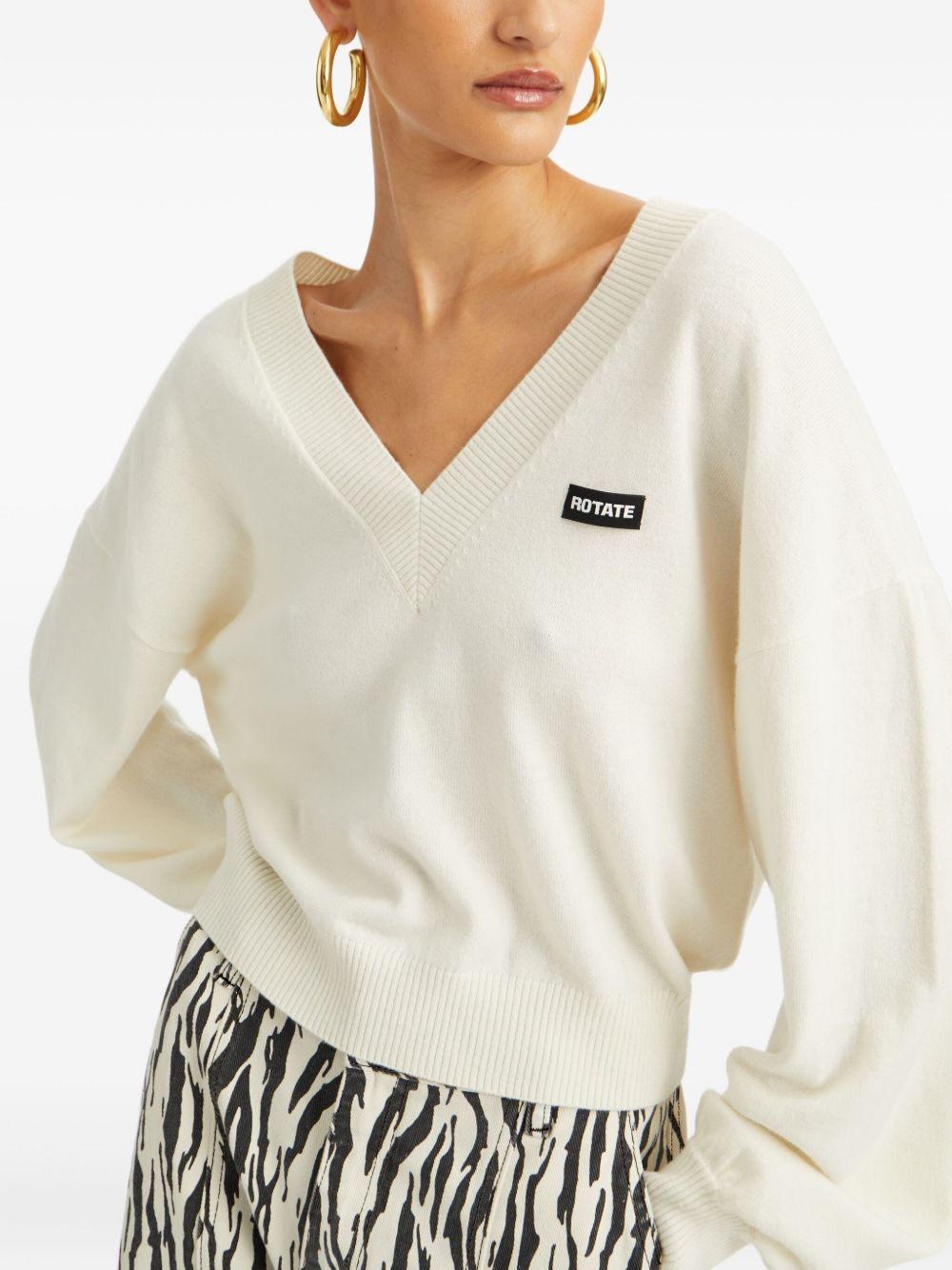 v-neck sweater - 4