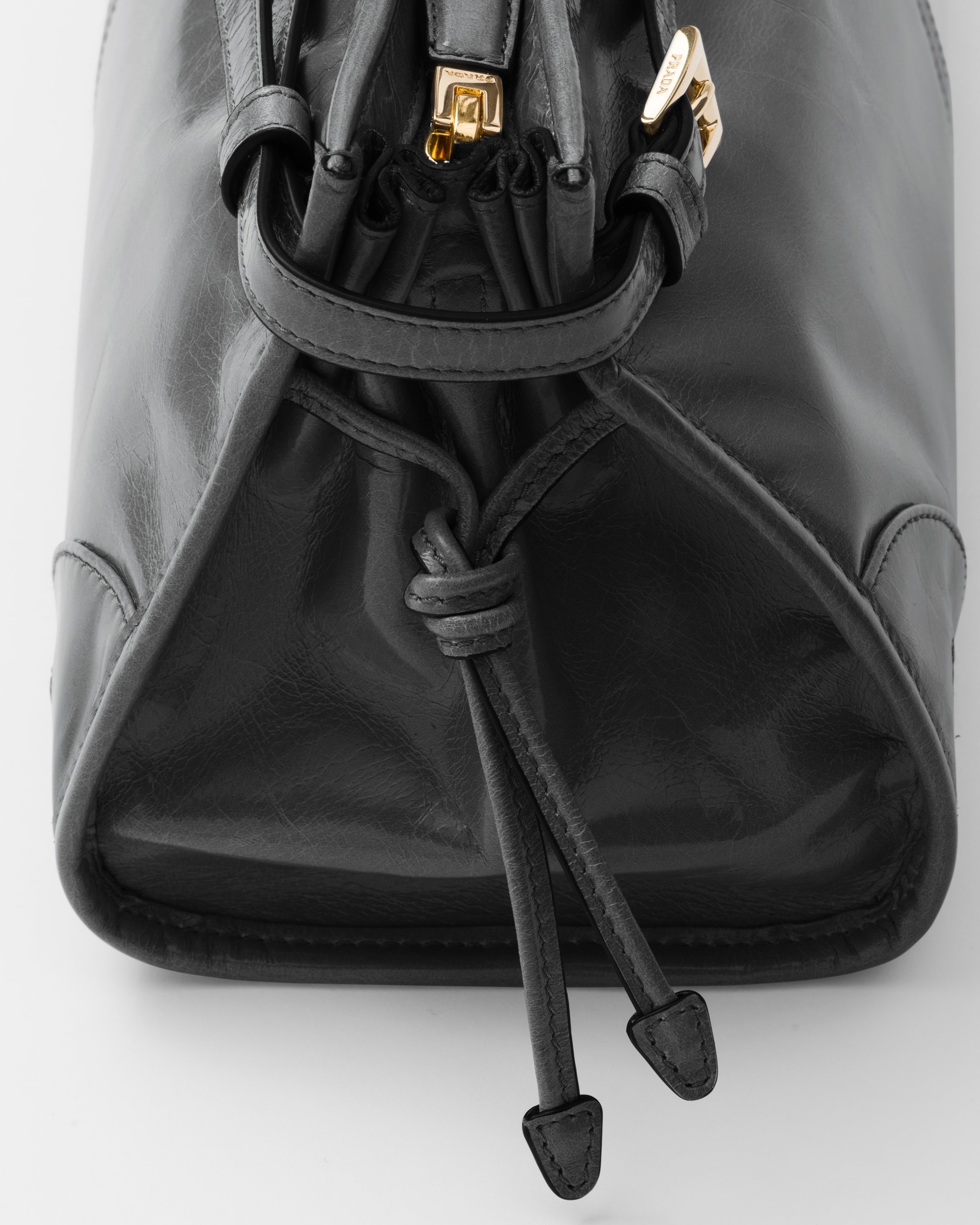 Medium leather handbag - 6
