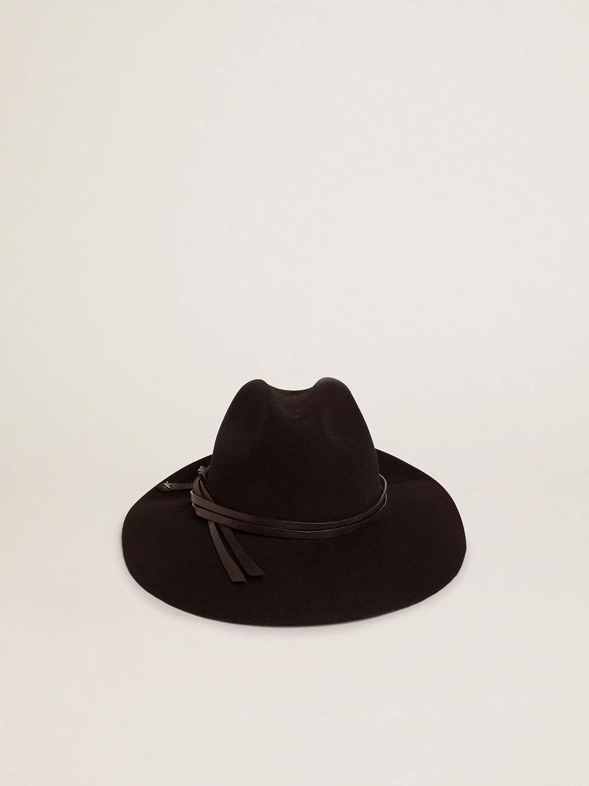 Black hat with leather strap - 1