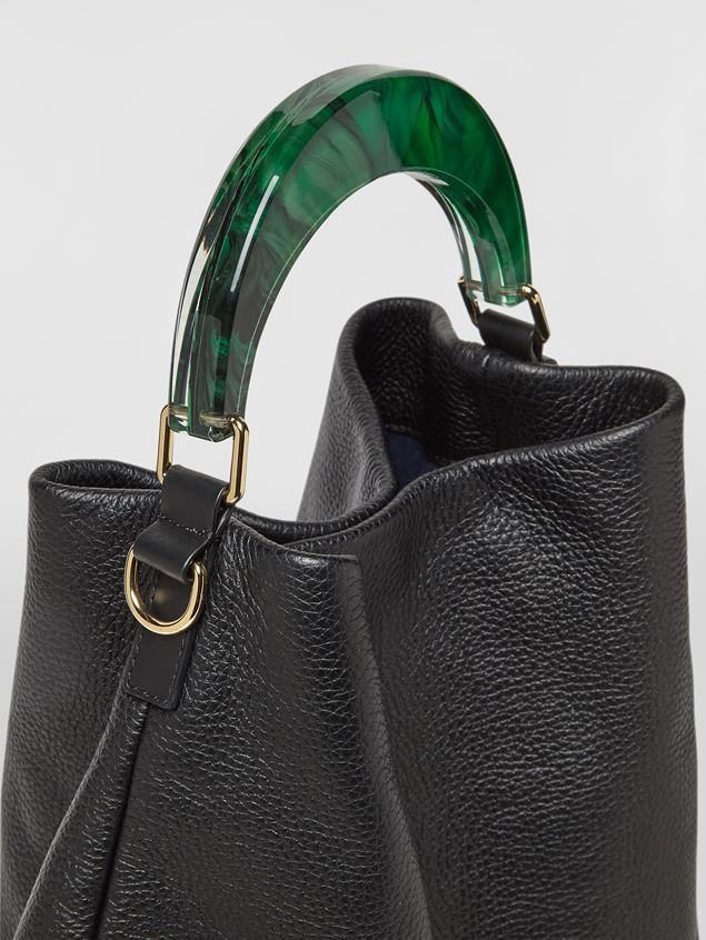 HOBO BAG IN BLACK GRAINED CALFSKIN AND RESIN HANDLE - 4