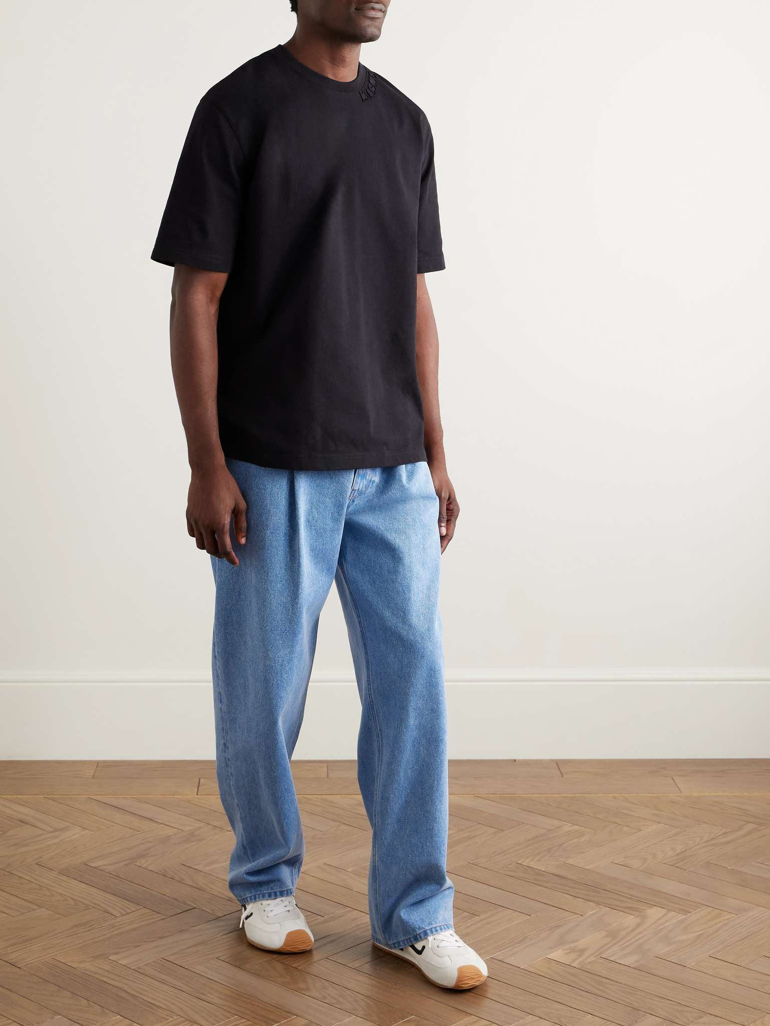 Wide-Leg Pleated Jeans - 2