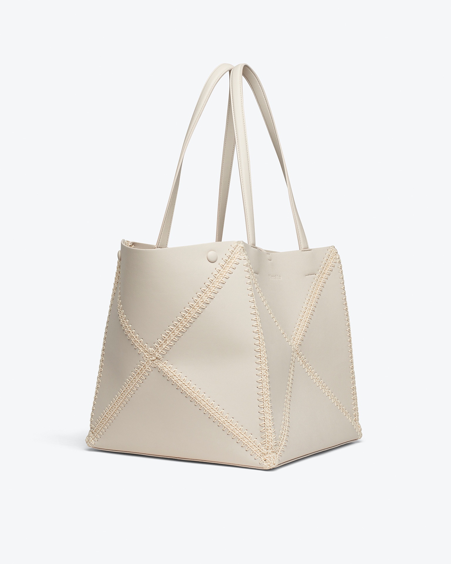 THE ORIGAMI TOTE - Patent alt-leather crochet tote - Off-white/creme - 2