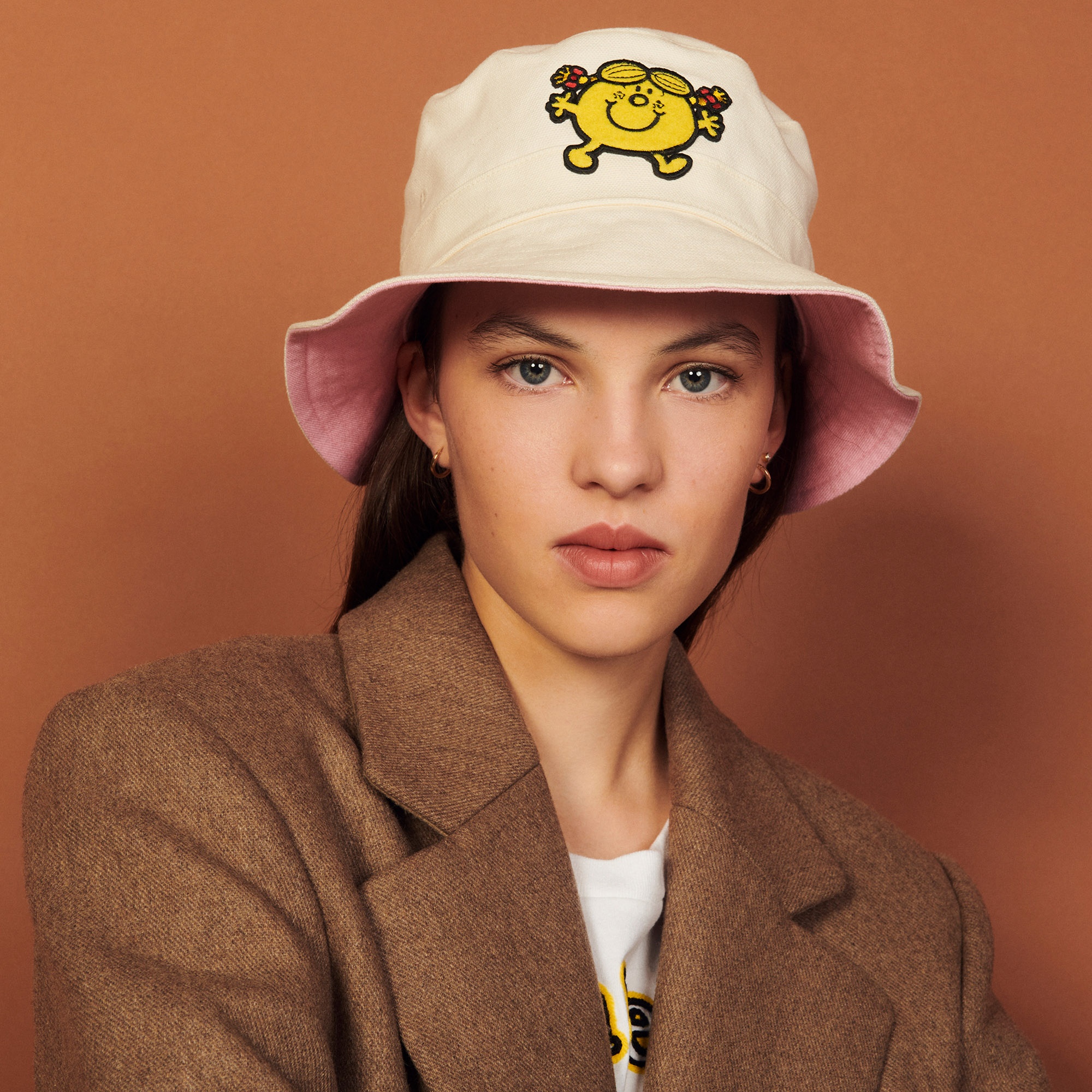 Reversible bucket hat with patch - 1