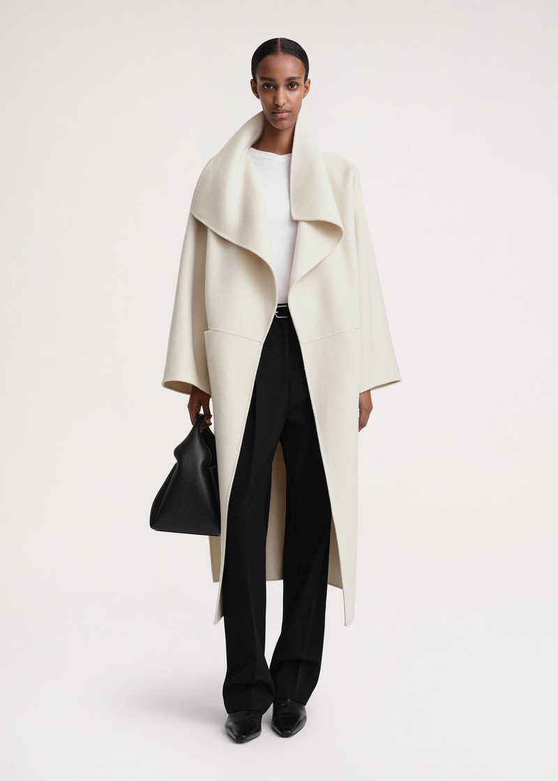 Totême Signature wool cashmere coat macadamia outlook