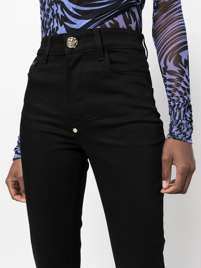 high-waisted flared jeans 5
