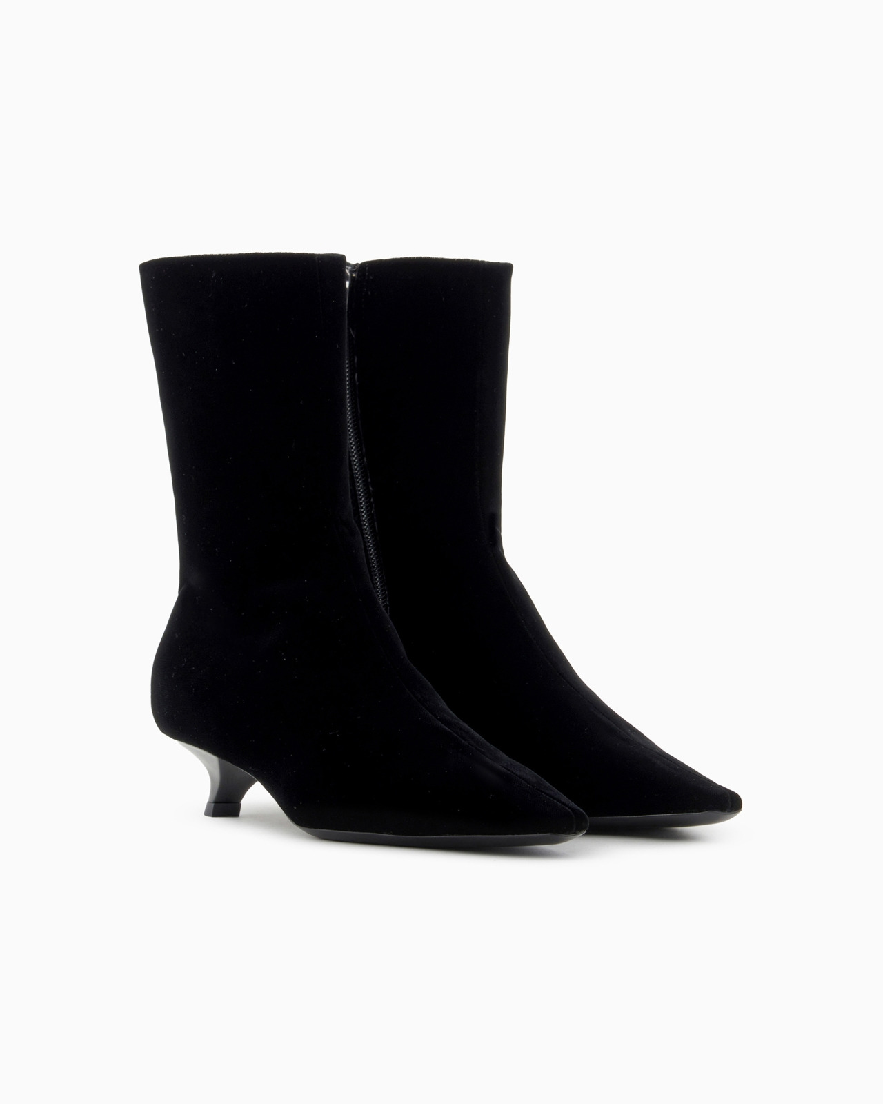 Velvet ankle boots with a kitten heel - 2