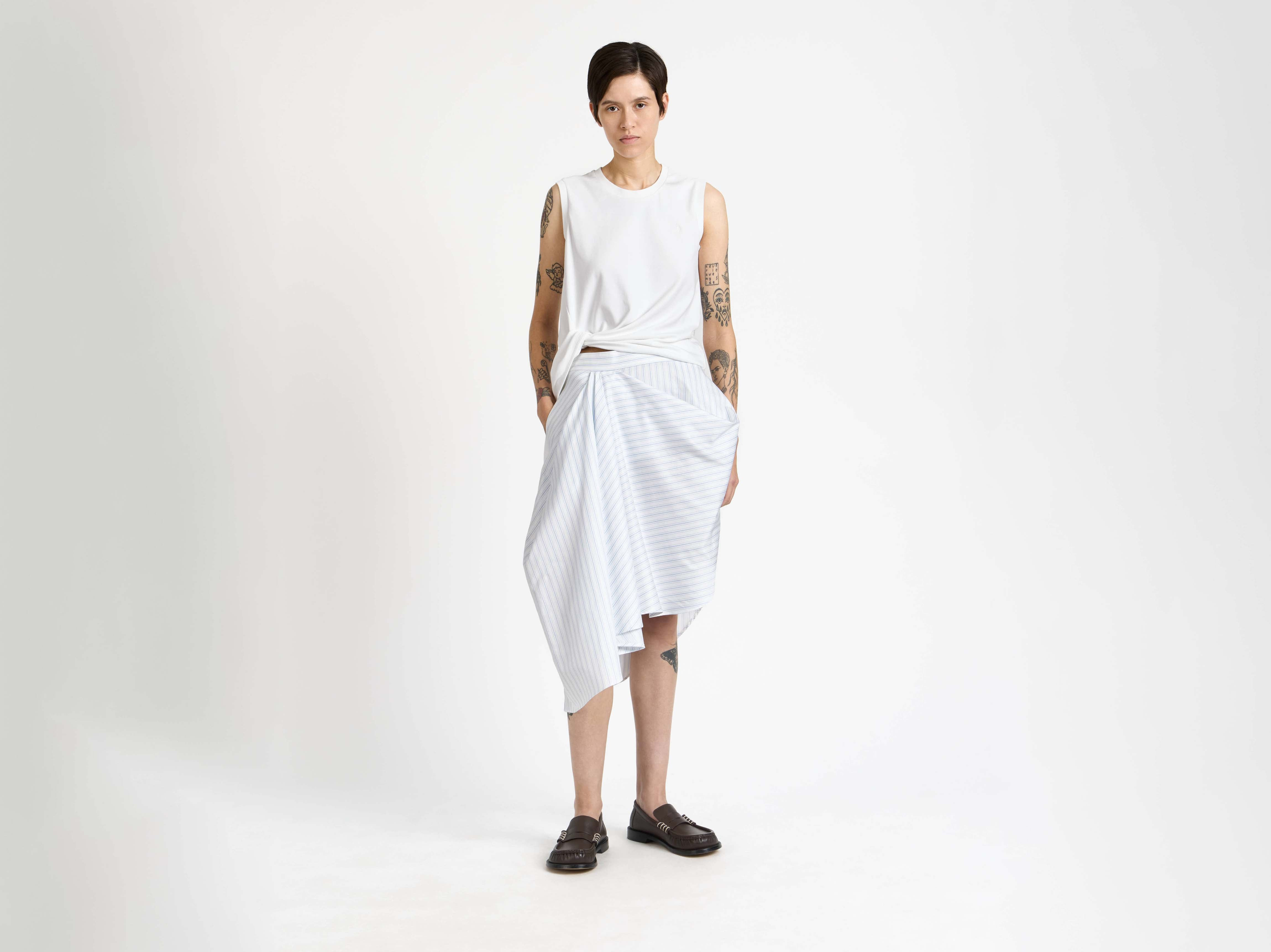 ASYMMETRIC DRAPED SKIRT IN WHITE & BLUE - 2