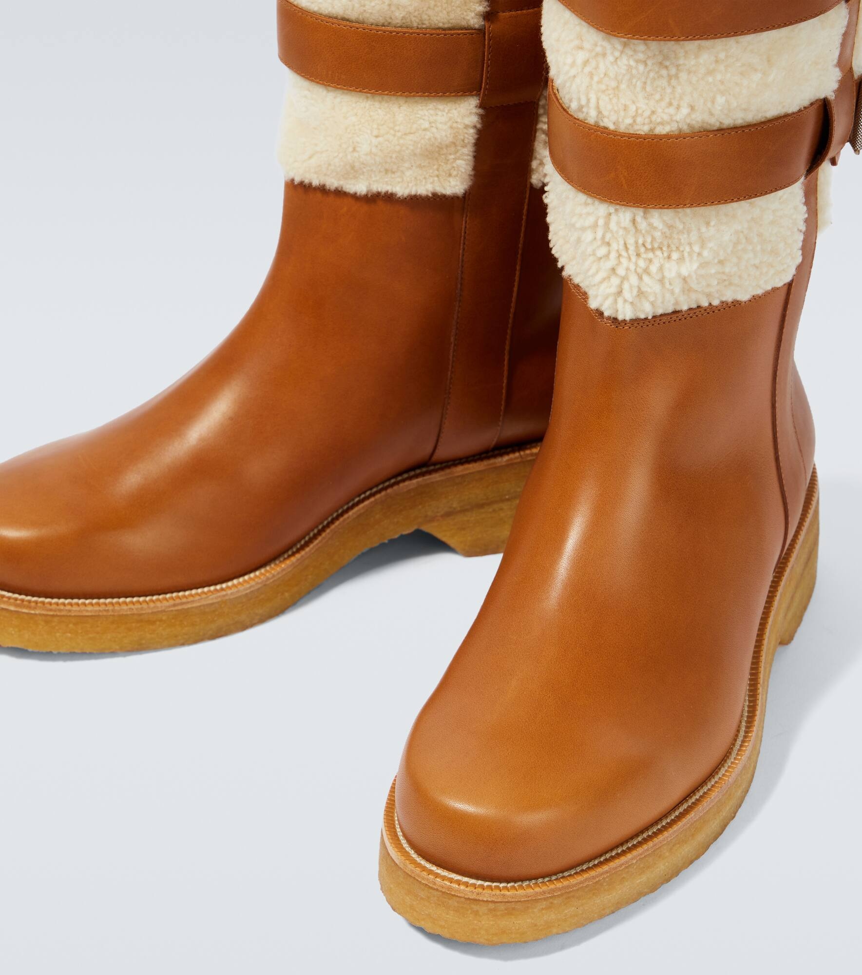 Shearling-trimmed leather boots - 3