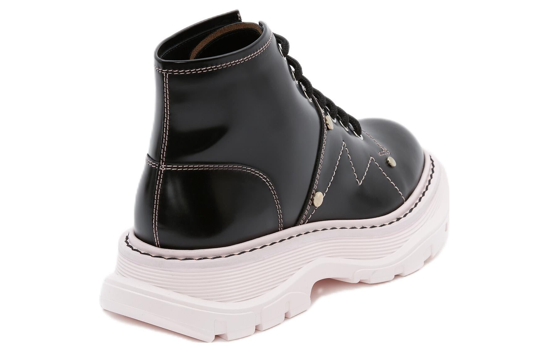 (WMNS) Alexander McQueen Tread Lace-Up Boot 'Black Pink' 595469WHZ811488 - 4