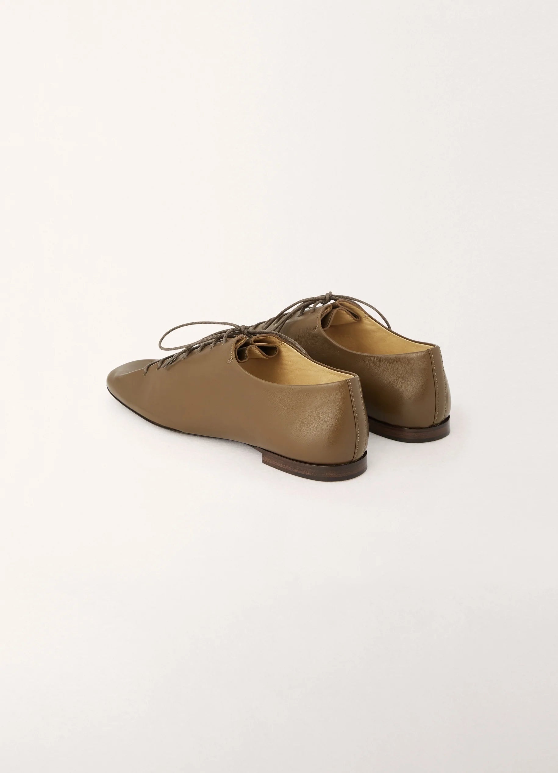 FLAT DERBIES
SATIN NAPPA LAM - 3