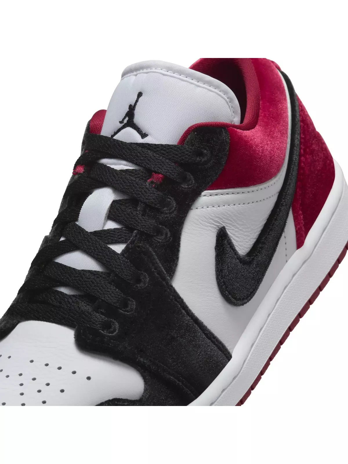 1 Low SE "Black/White/Team Red" Women's Shoe - 10