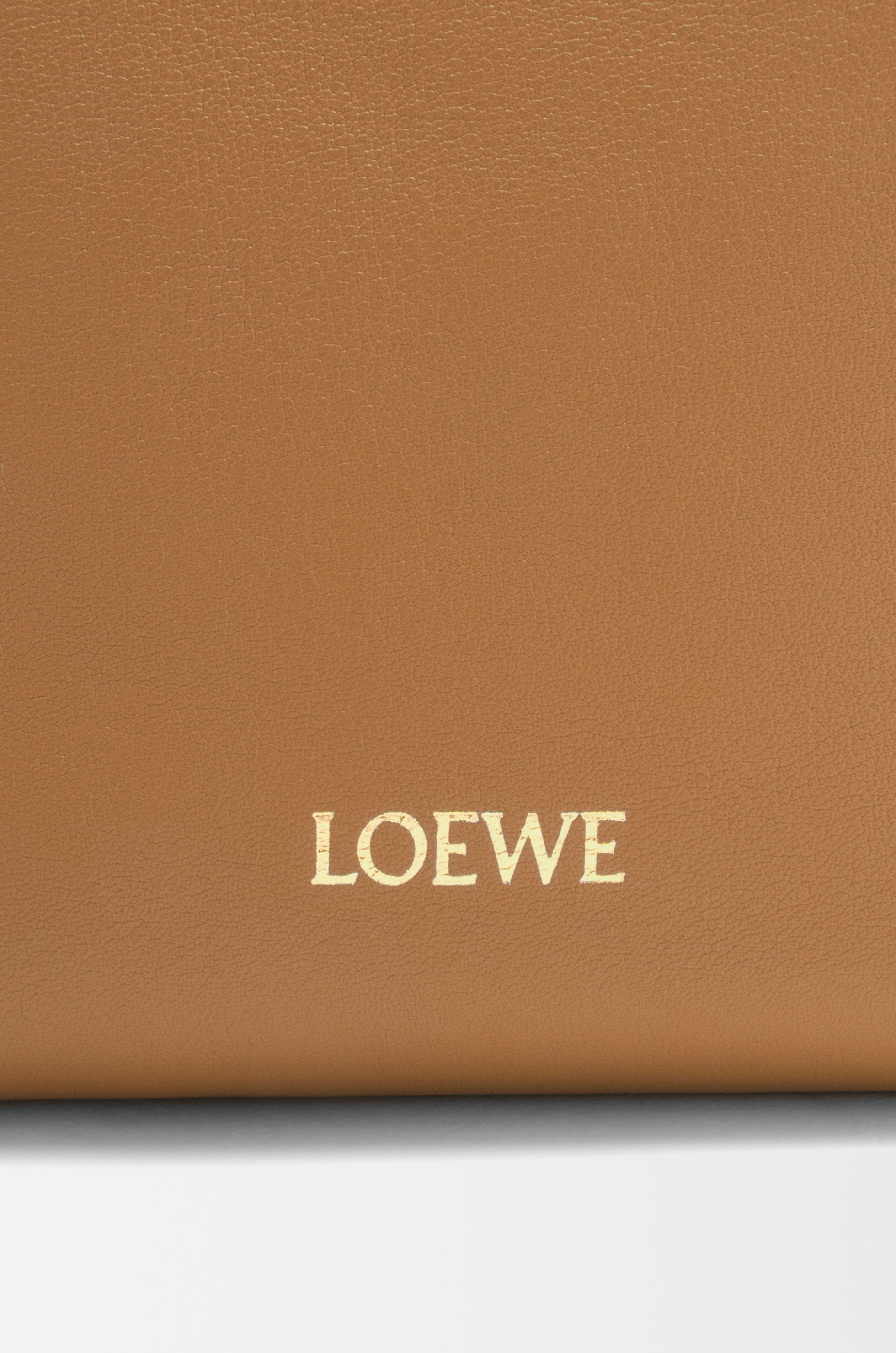 Pebble pouch in smooth calfskin - 7