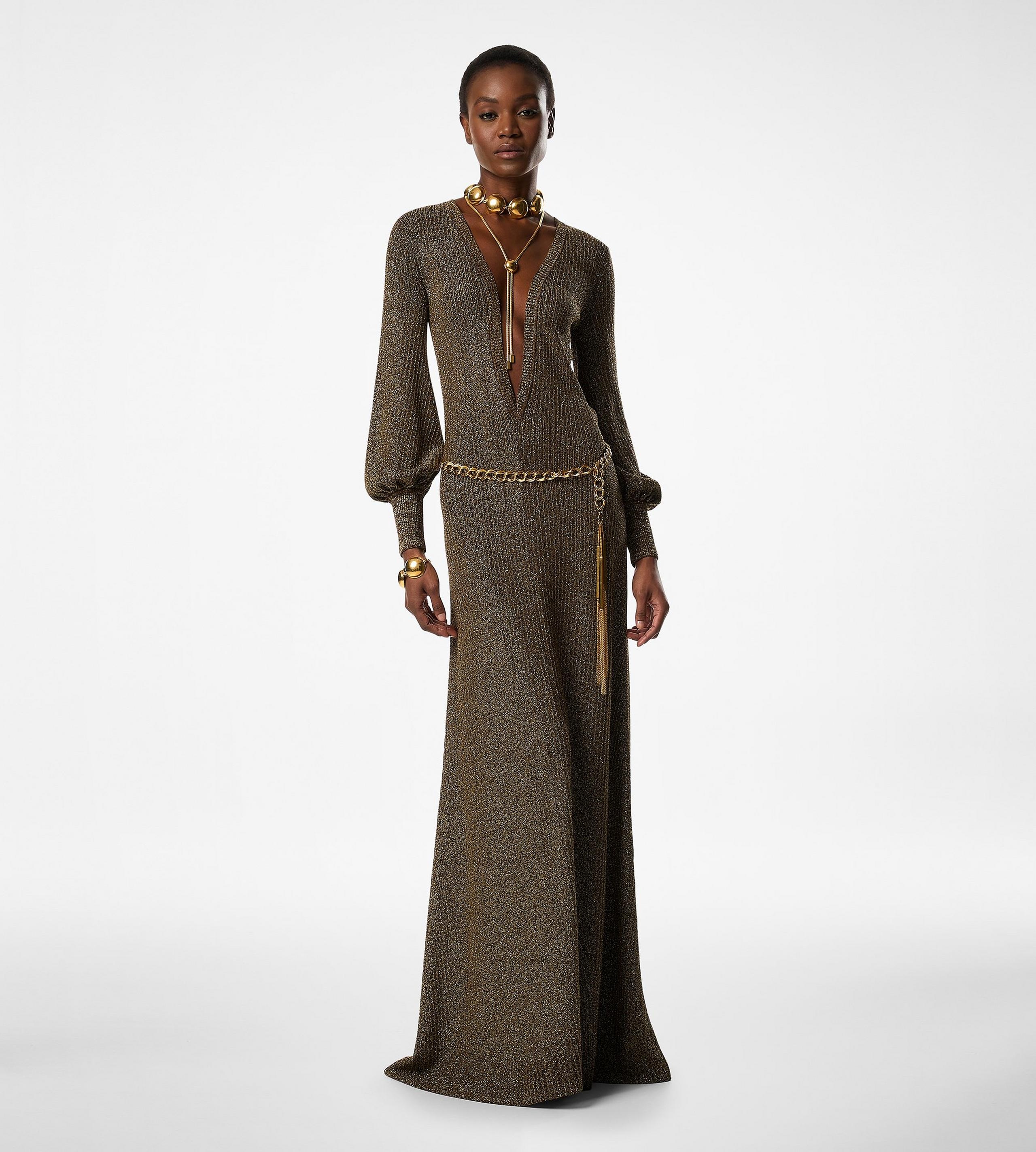 LONG V-NECK DRESS WITH OPEN BACK - 3