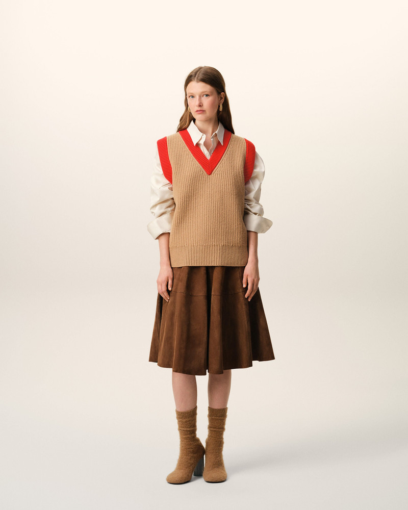 AMI Paris BROWN WOOL SLEEVELESS V NECK SWEATER outlook