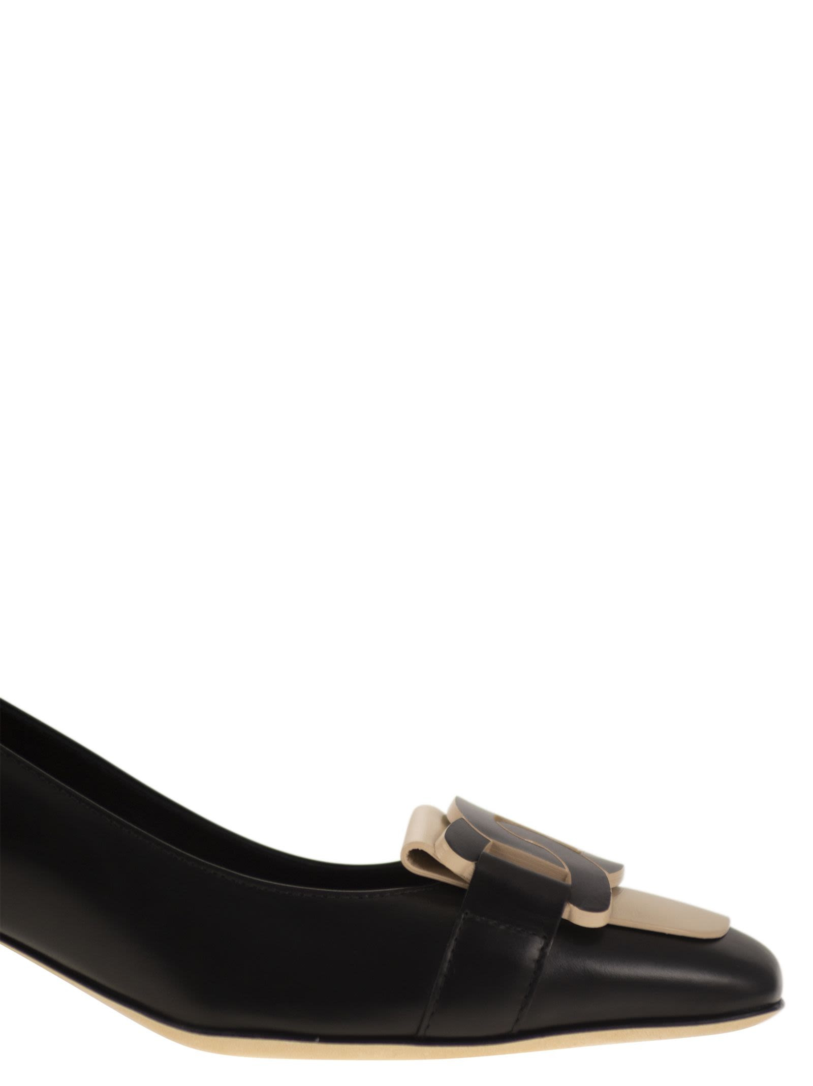 Tod's Women Leather Pumps With Chain - 6