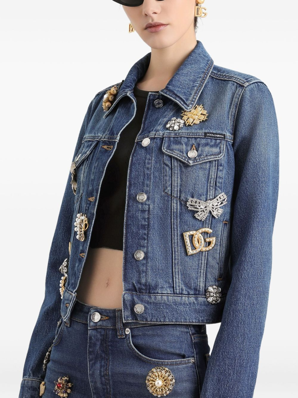 brooch-embellished denim jacket - 4