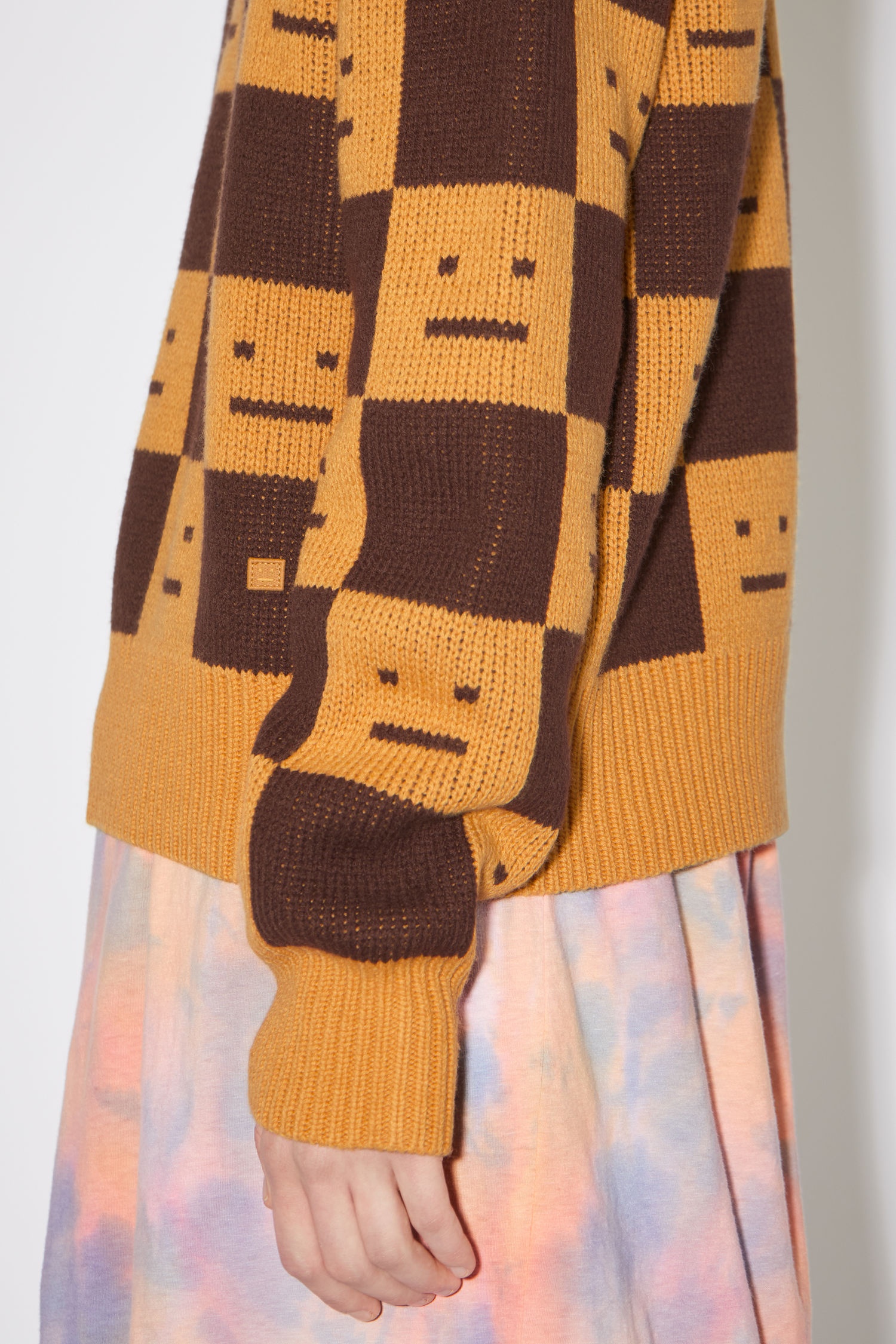 Crew neck wool sweater - Ochre orange/coffee brown - 4