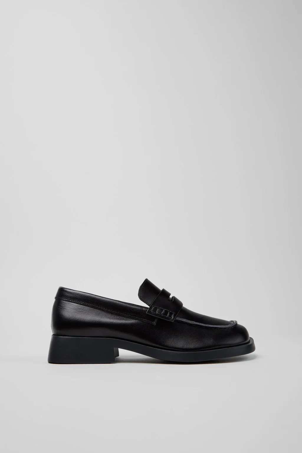 Donna Black Leather Moccasins for Women. - 1