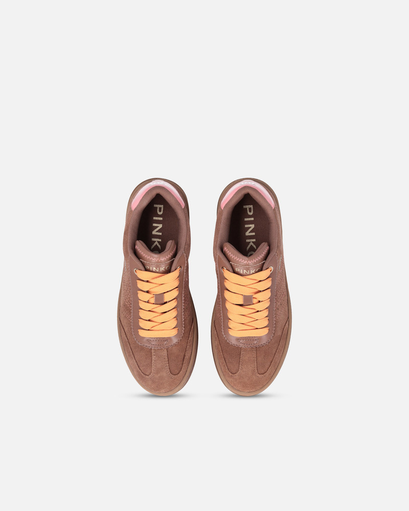 SNEAKERS WITH COLOURED LACES 8