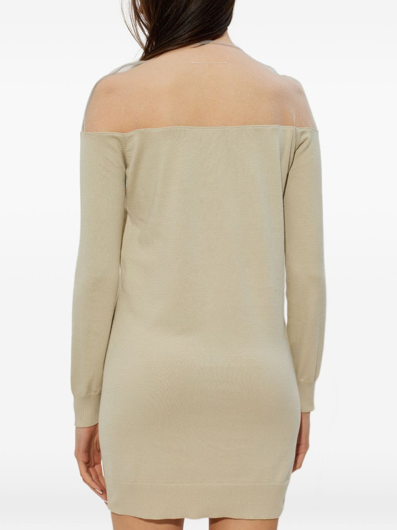 long-sleeved dress 4
