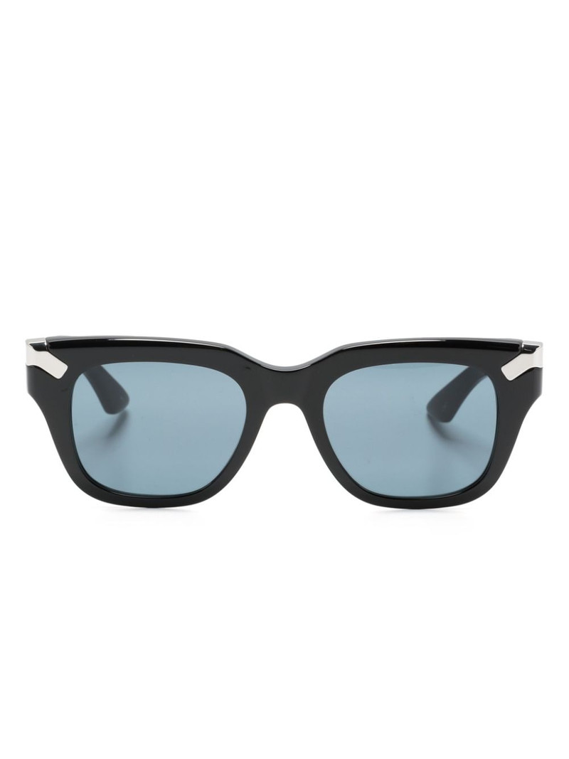 wayfarer-frame sunglasses 1