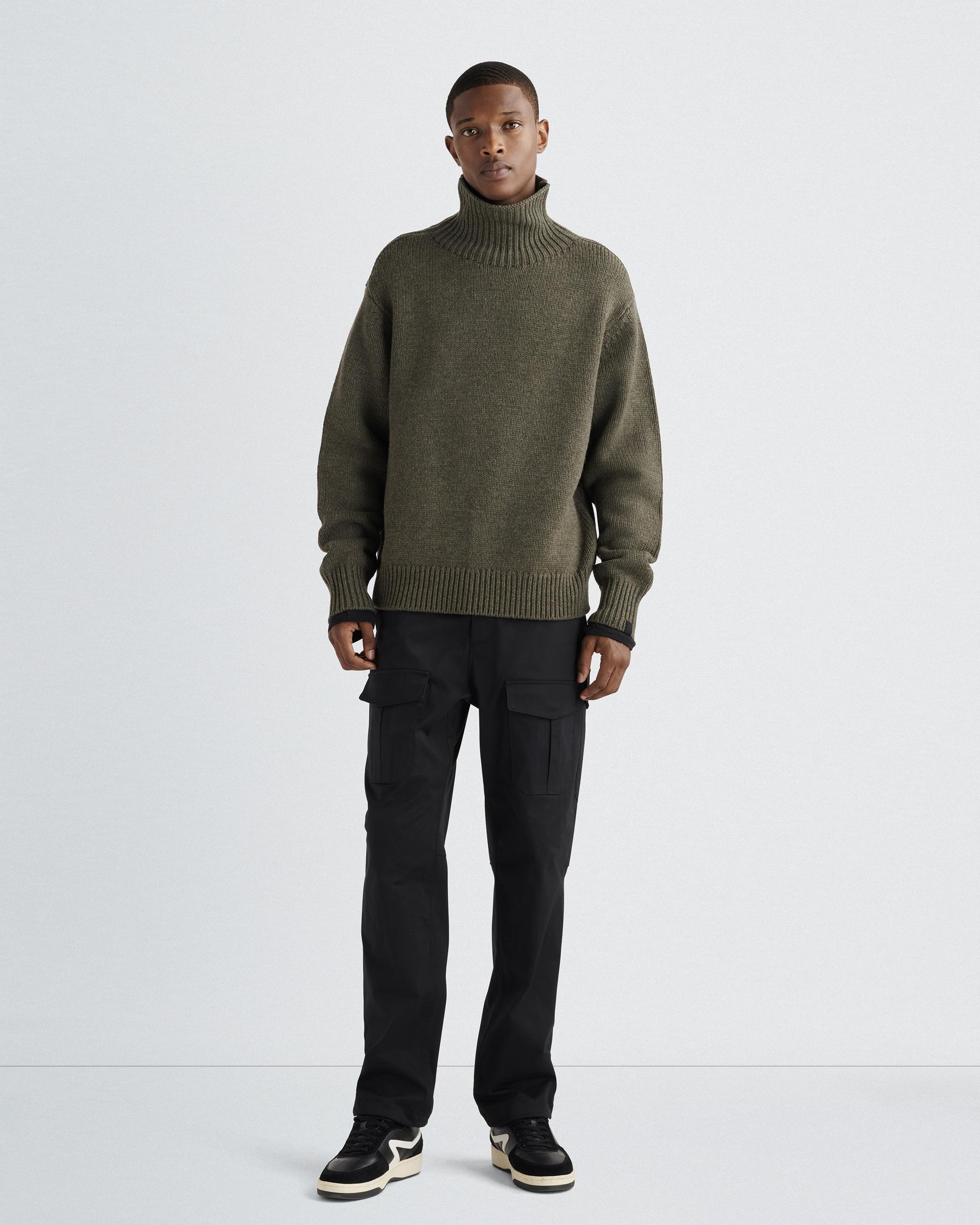 Baron Wool Turtleneck
Classic Fit - 3