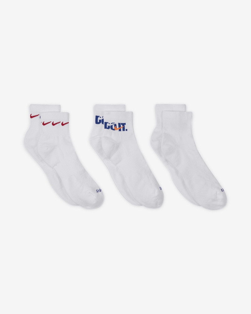 Nike Nike Everyday Plus Cushioned Training Ankle Socks (3 Pairs) outlook