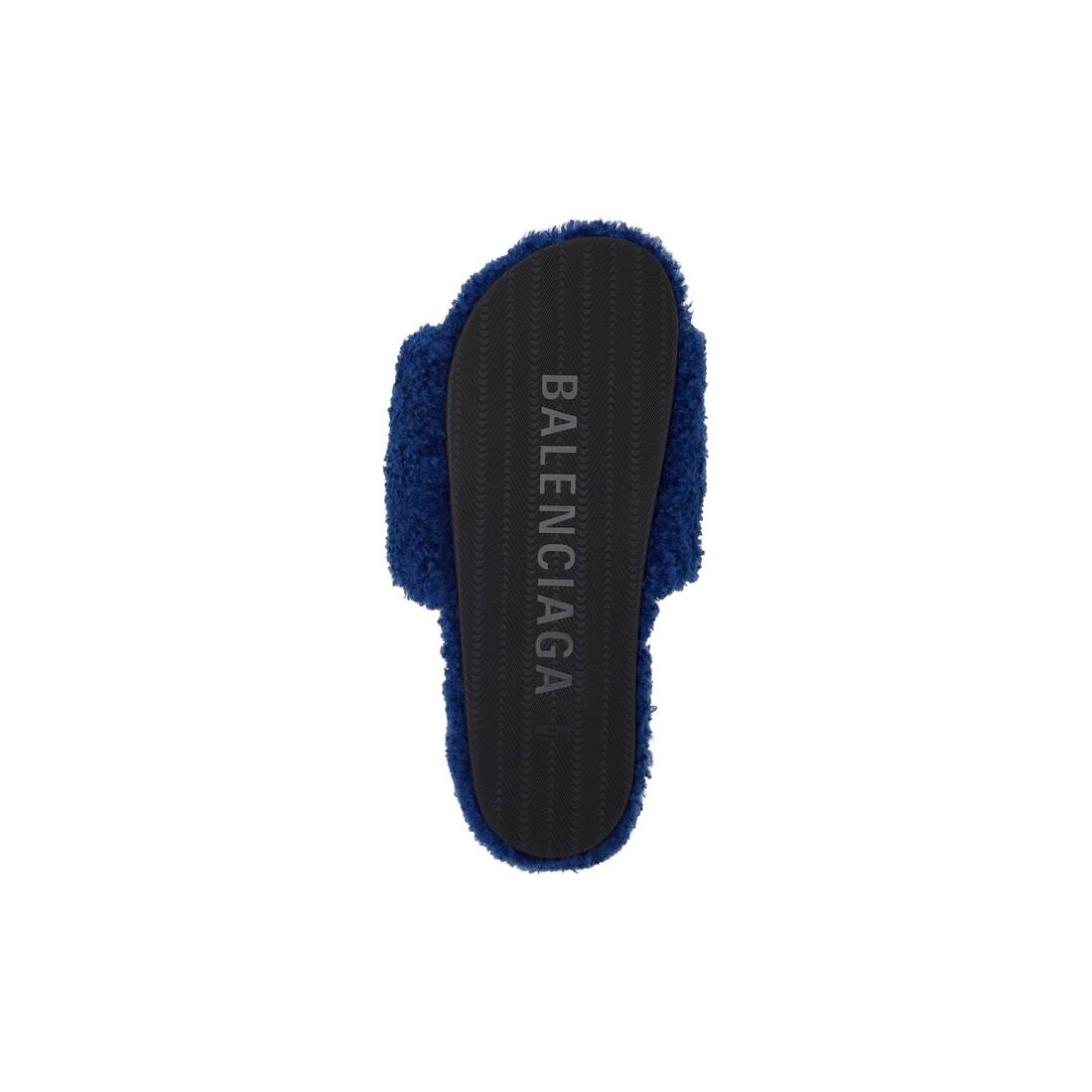 Men's Furry Slide Sandal in Blue/white/red - 6