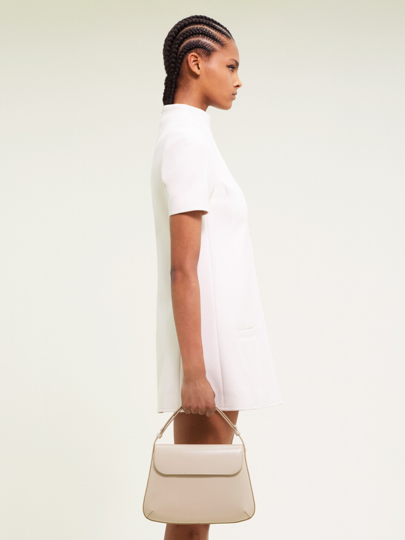 SLEEK LEATHER MEDIUM BAG 5