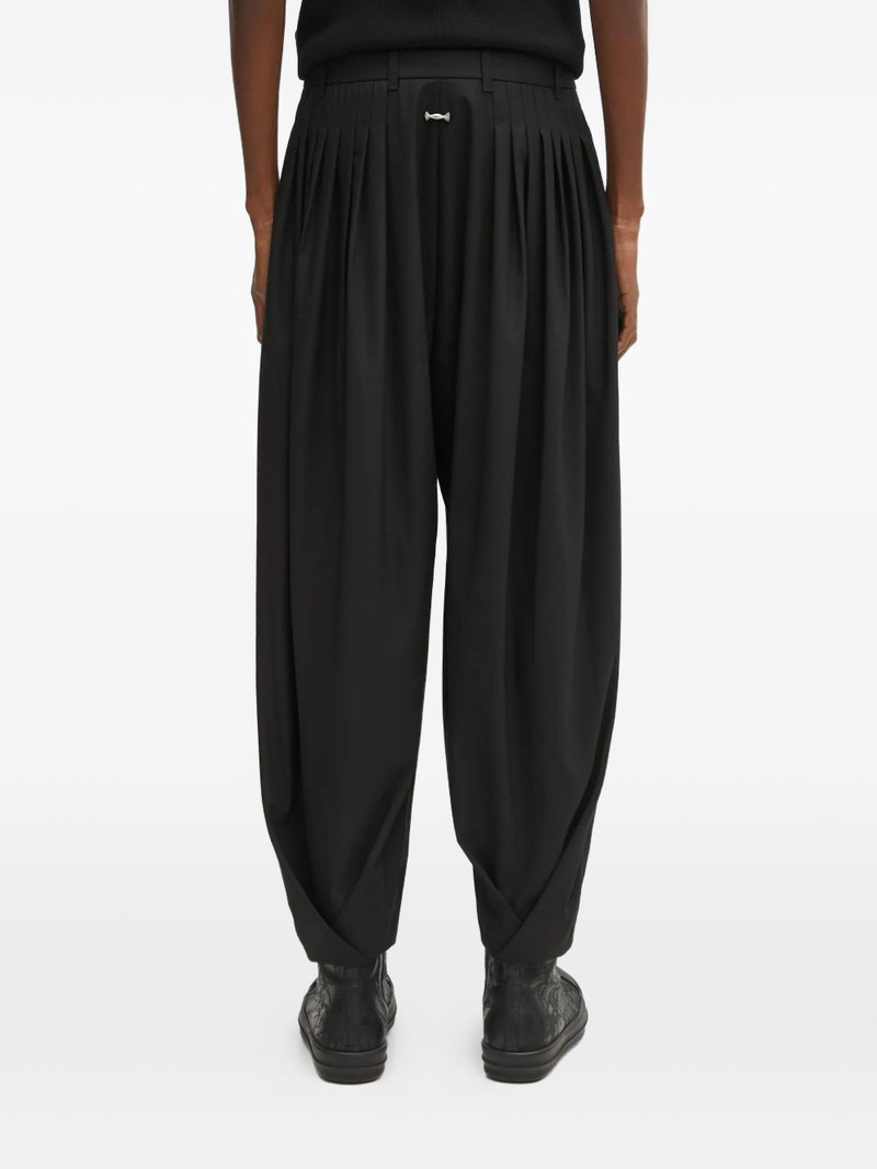 pleated trousers 3
