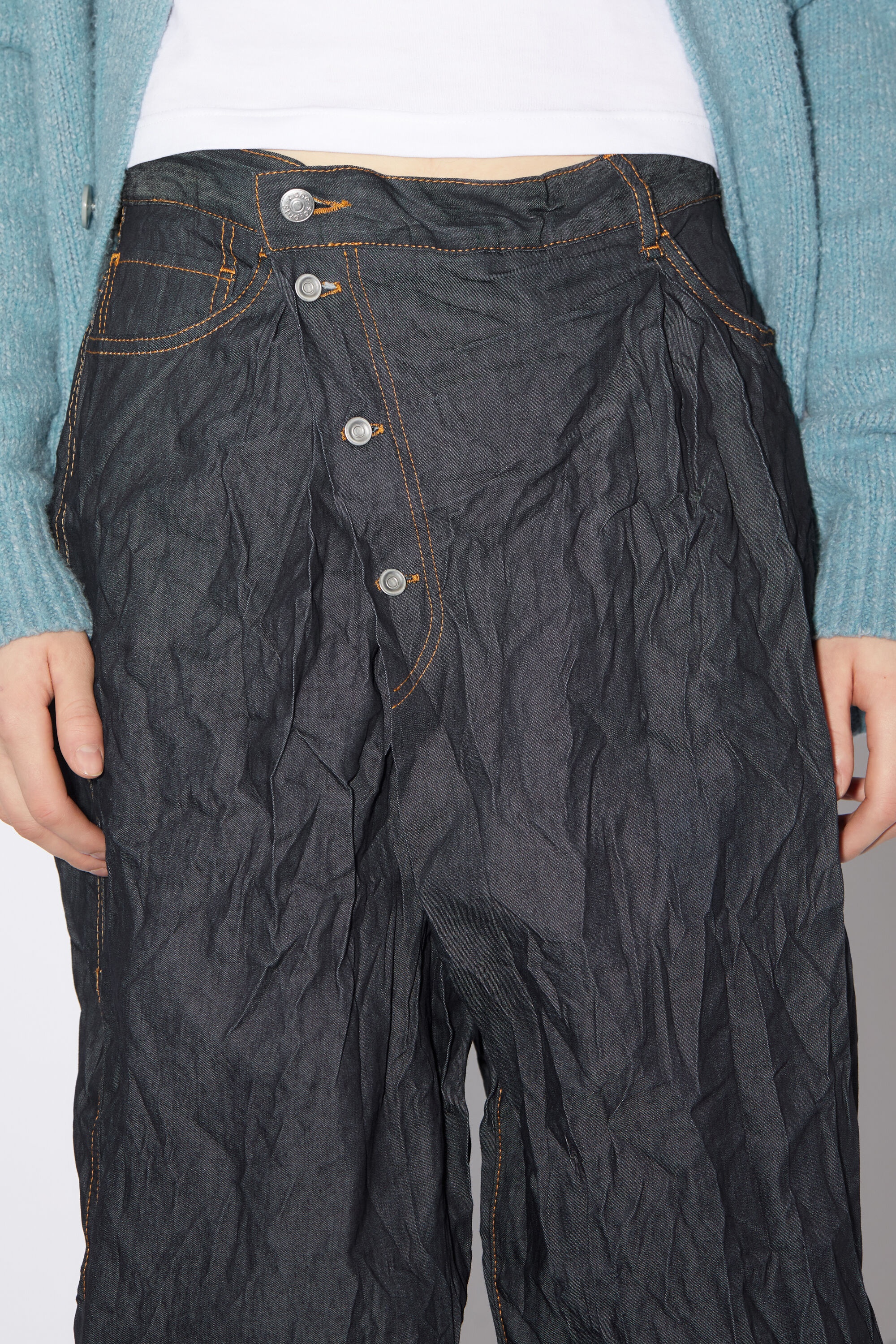 Relaxed fit crinkled denim trousers - Indigo blue - 5