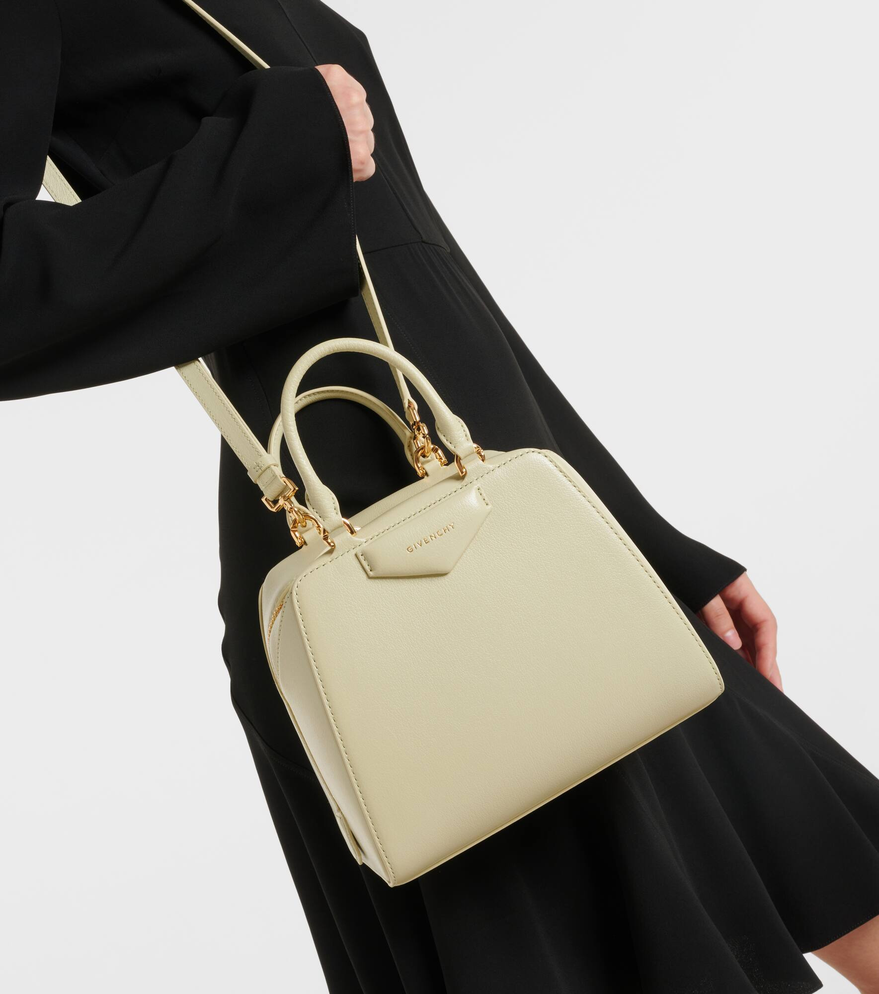 Antigona Cube Mini leather tote bag - 7