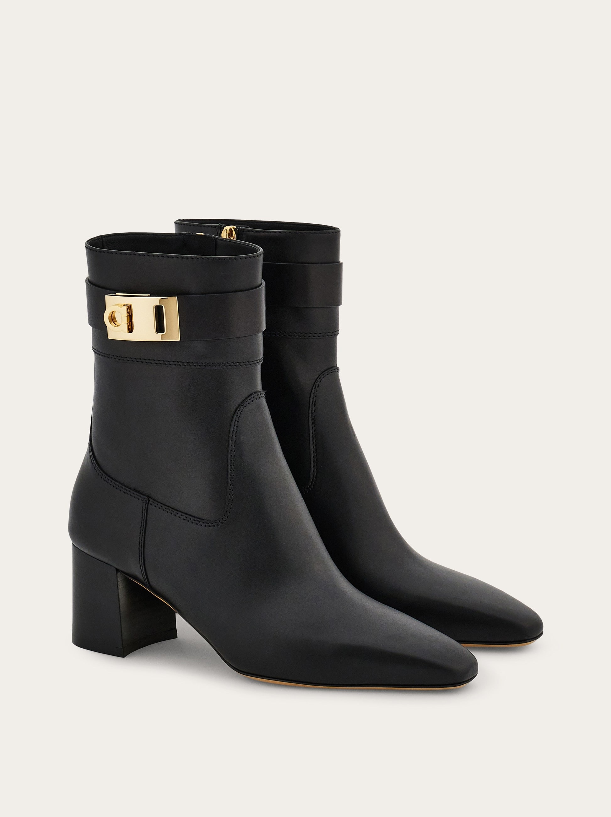 Hug buckle ankle boot - 4