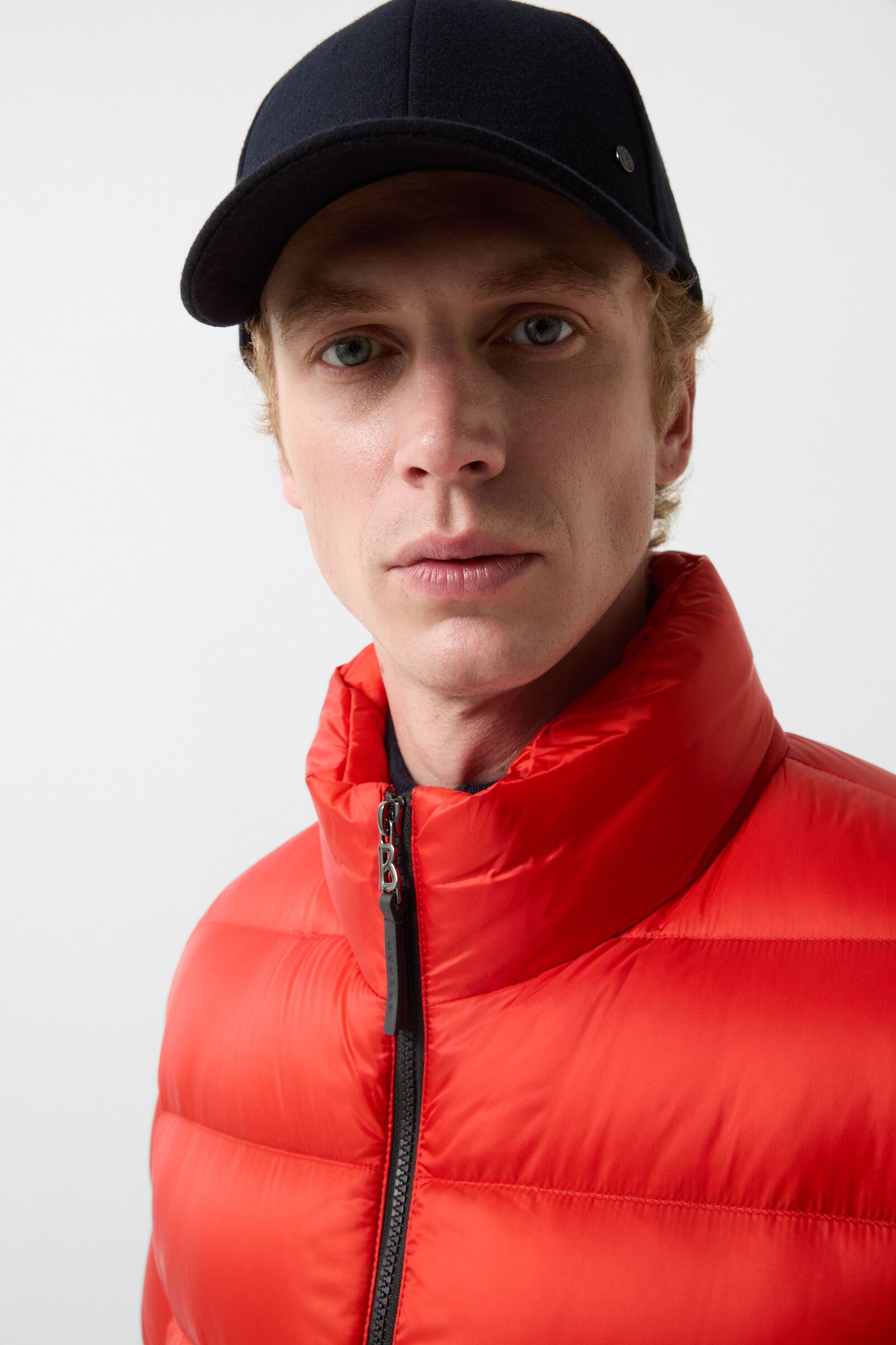 Hugh Down jacket in Red - 5
