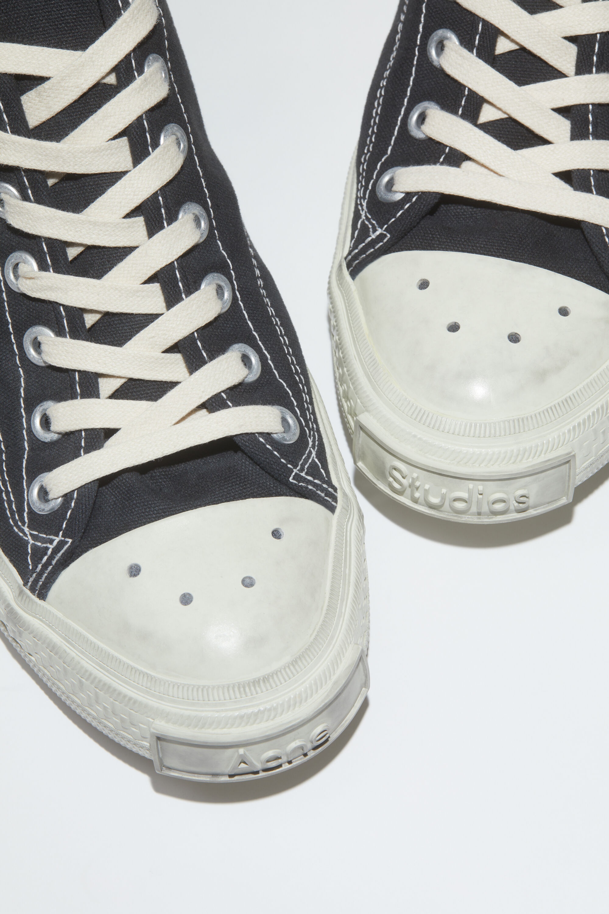 Low top sneakers - Black/off white - 7