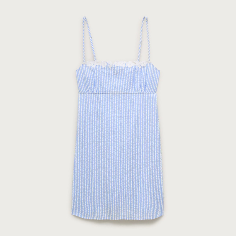 Lace-trim nightgown in seersucker 1