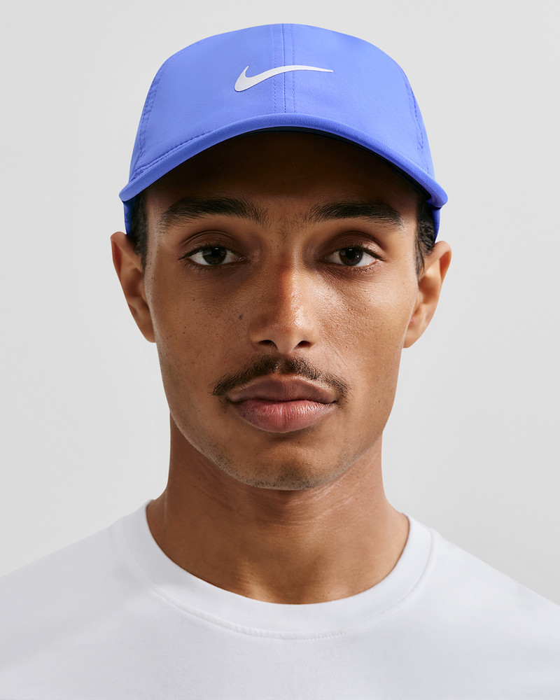 Nike Dri-FIT Club Unstructured Featherlight Cap 1