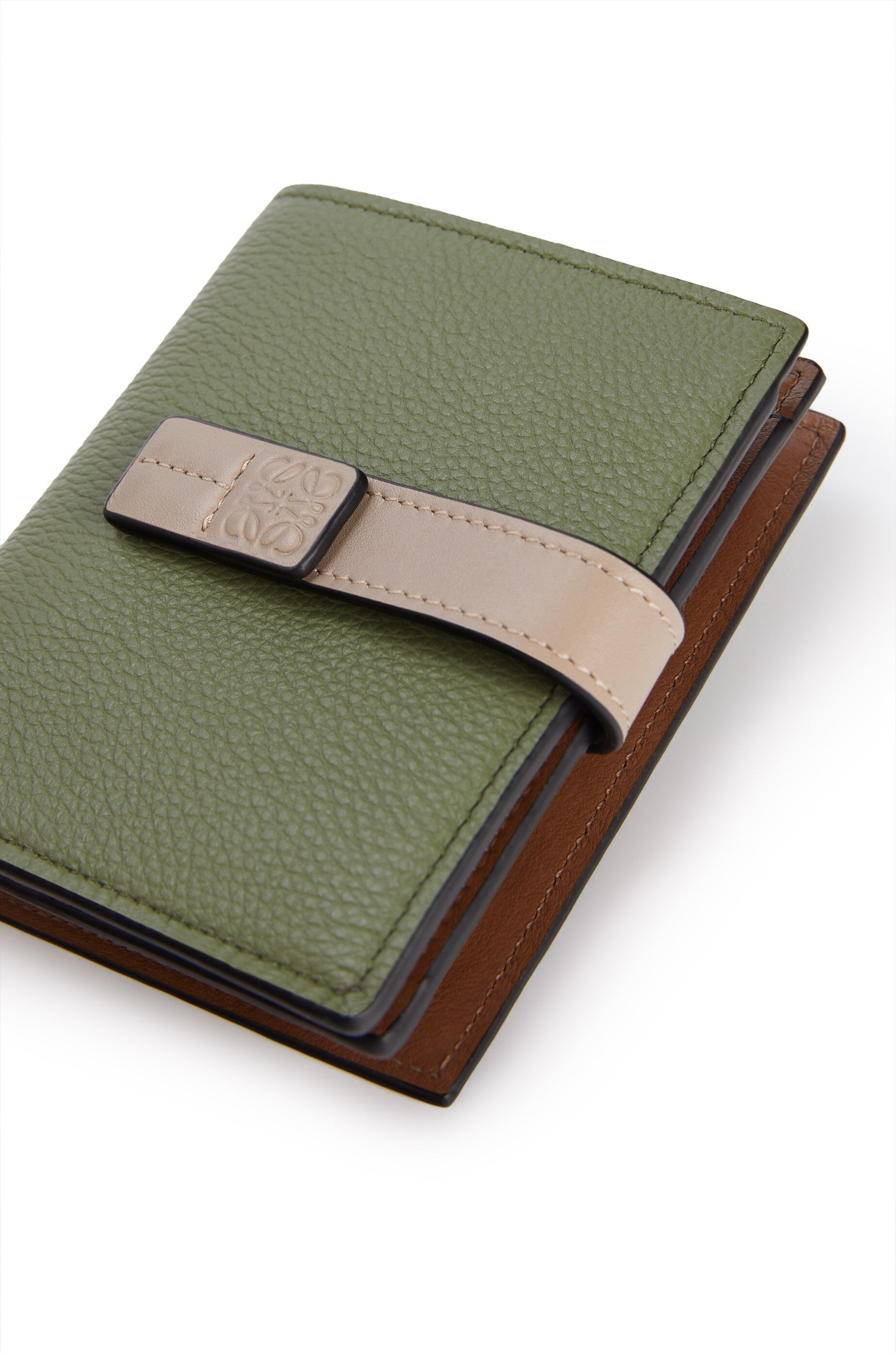 Compact zip wallet in soft grained calfskin - 4