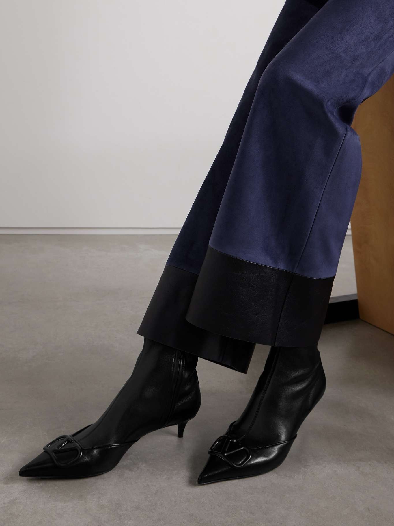 VLOGO 40 leather ankle boots - 2