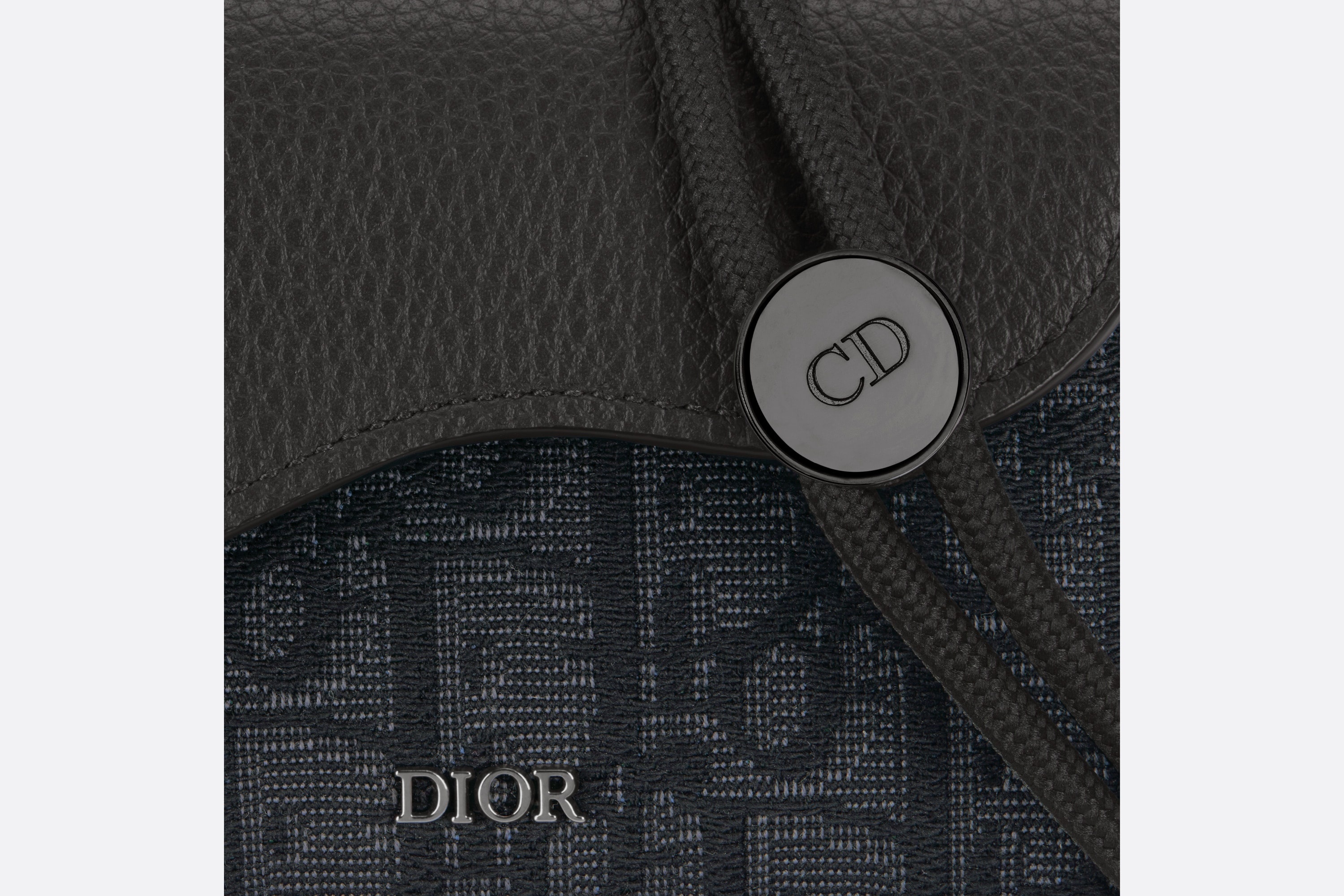 Saddle Flap Card Holder - 5