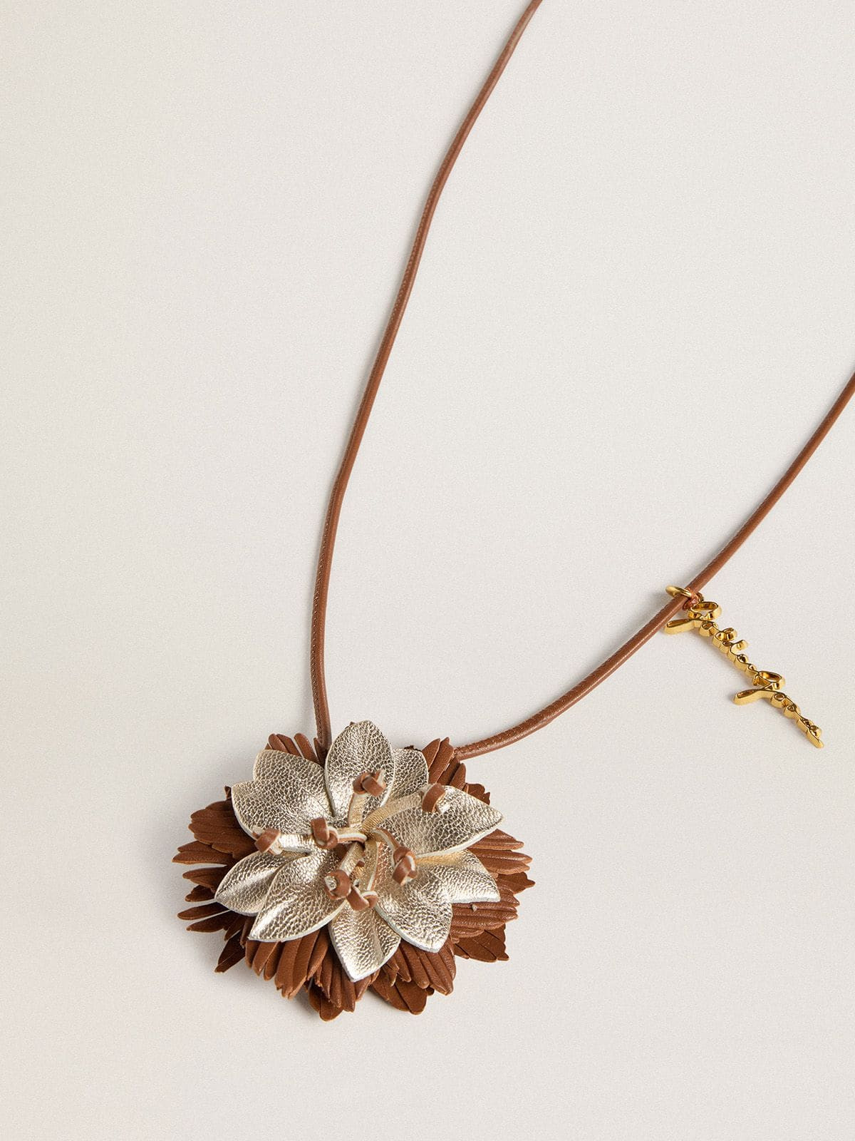 Pendant flower charm in tan and champagne leather - 2