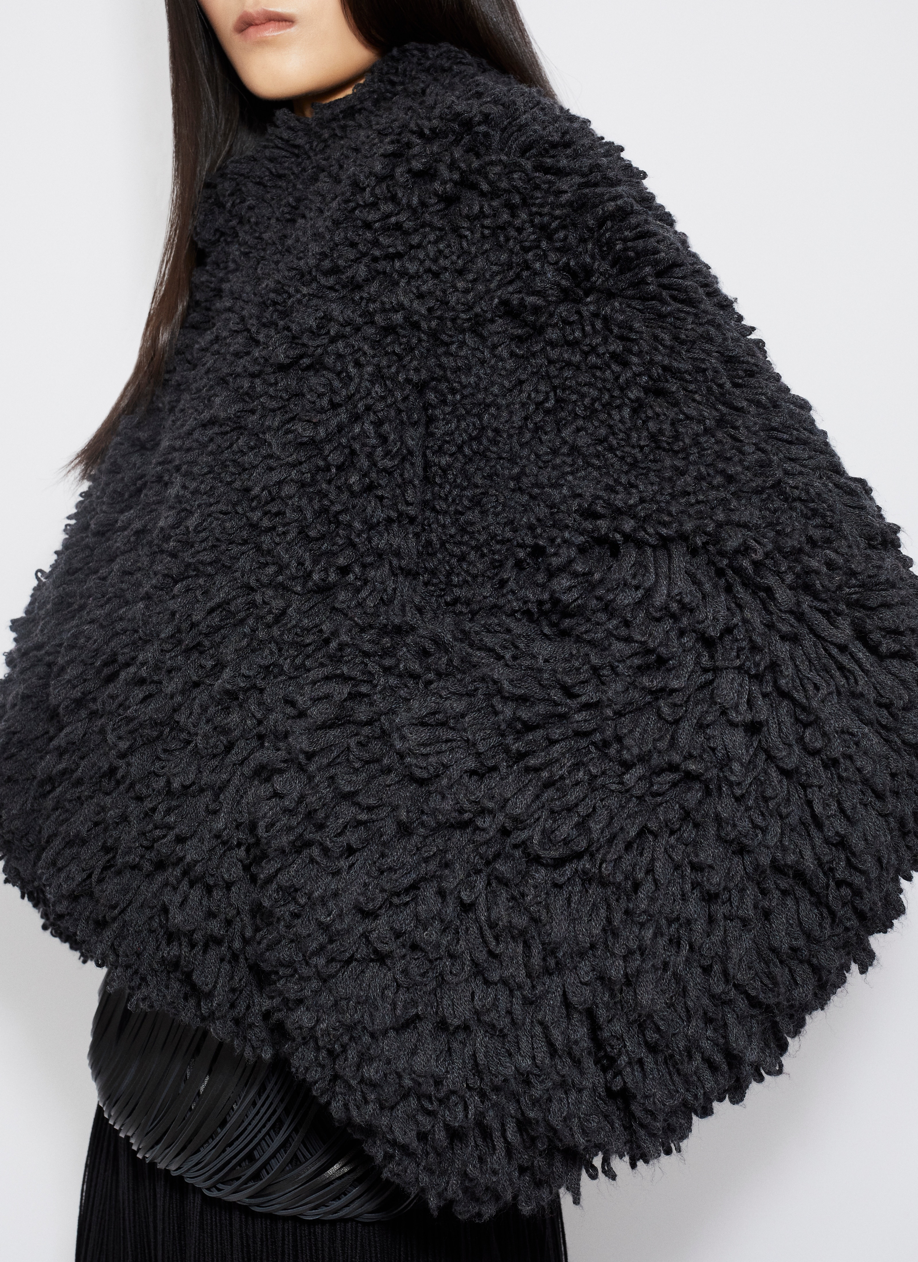 SHORT JACKET IN KNITTED FUR - 5