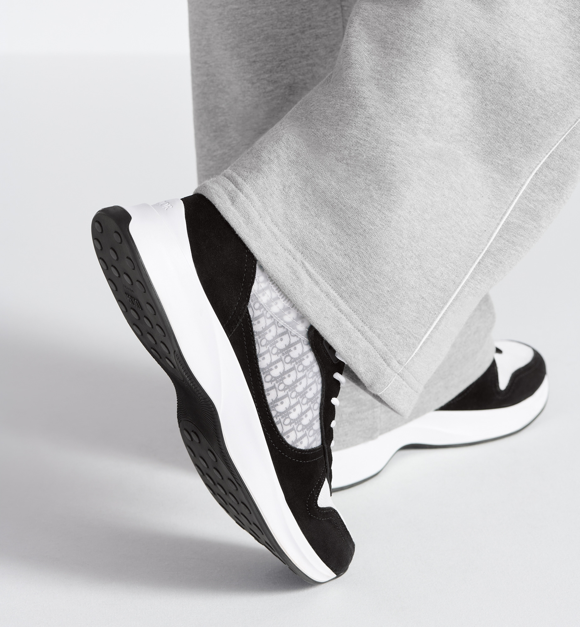 B25 Runner Sneaker - 3