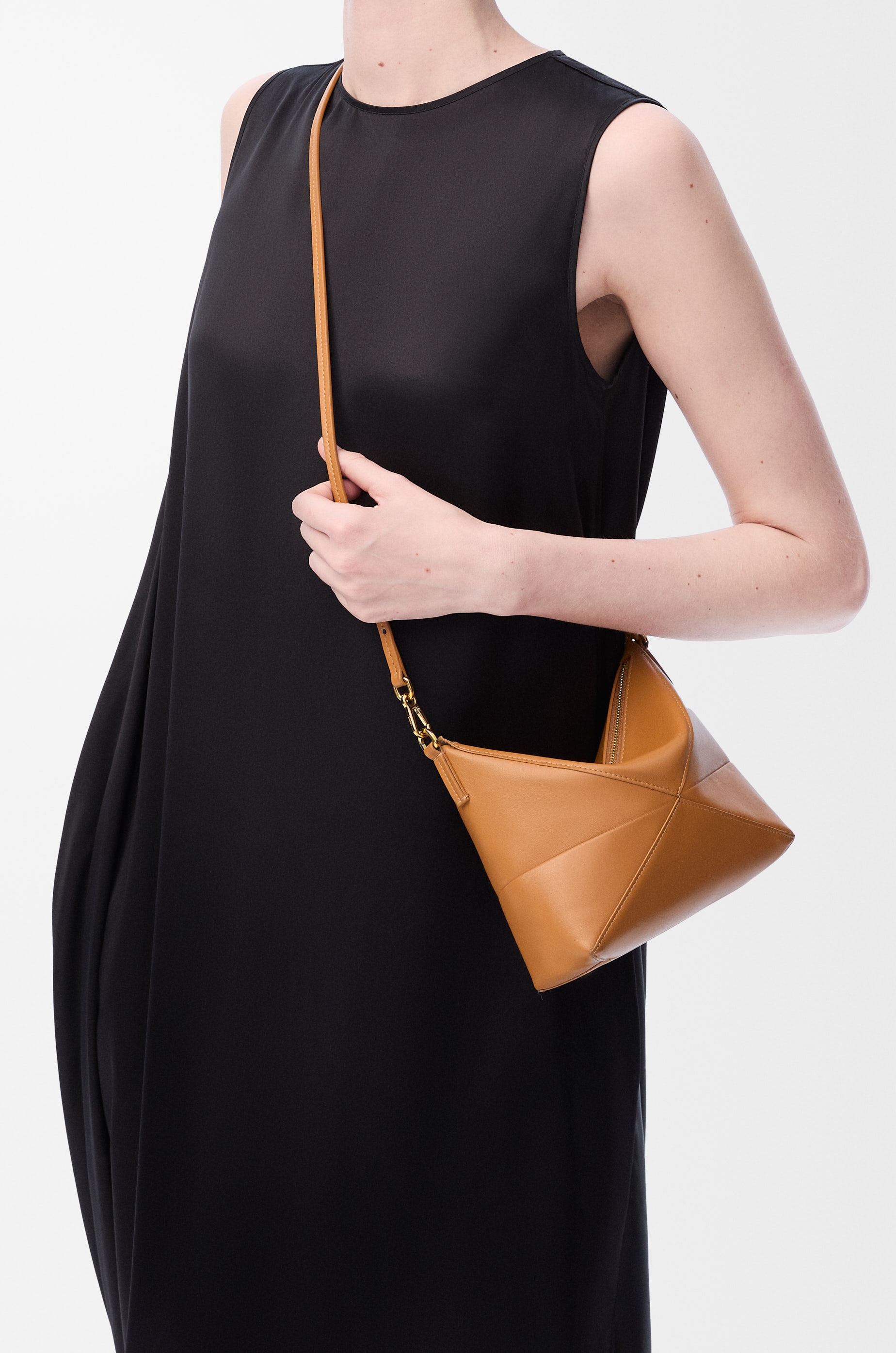 Puzzle Fold pouch in shiny nappa calfskin - 3