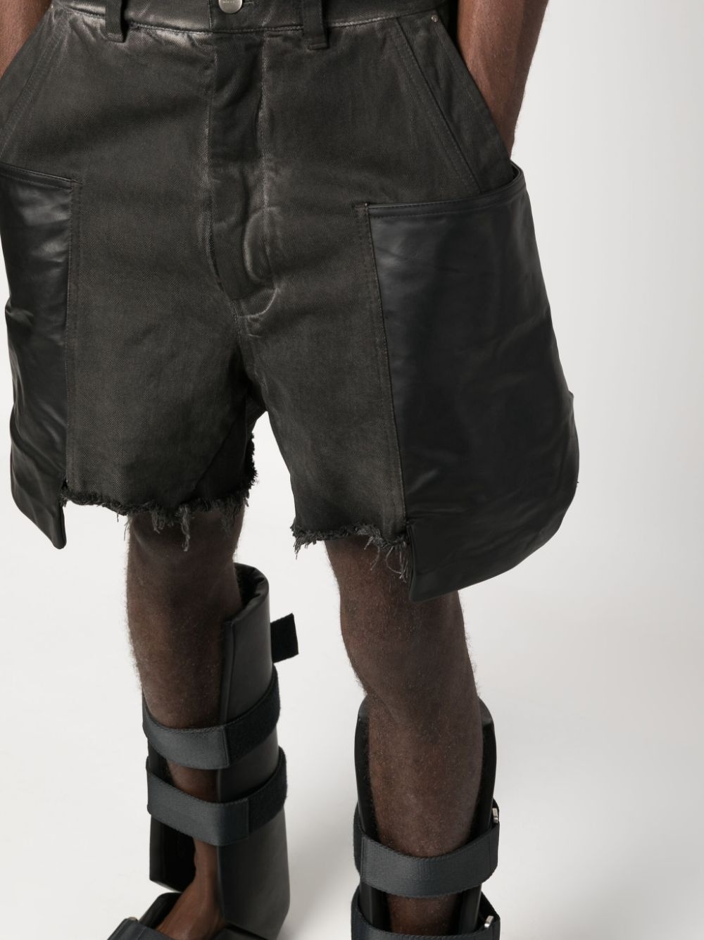 Stefan panelled cargo shorts - 5