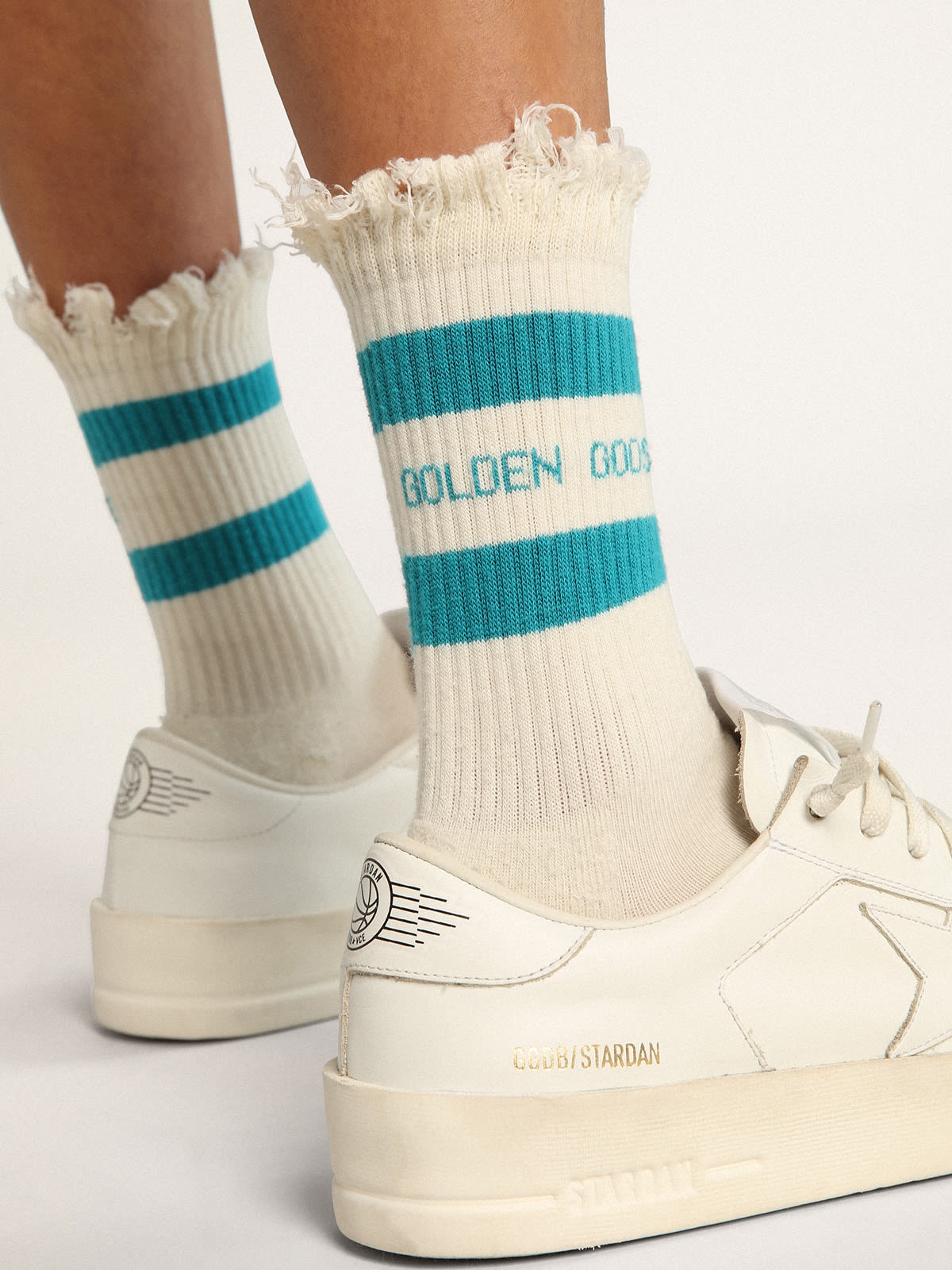 Distressed-finish white socks with turquoise logo and stripes - 3