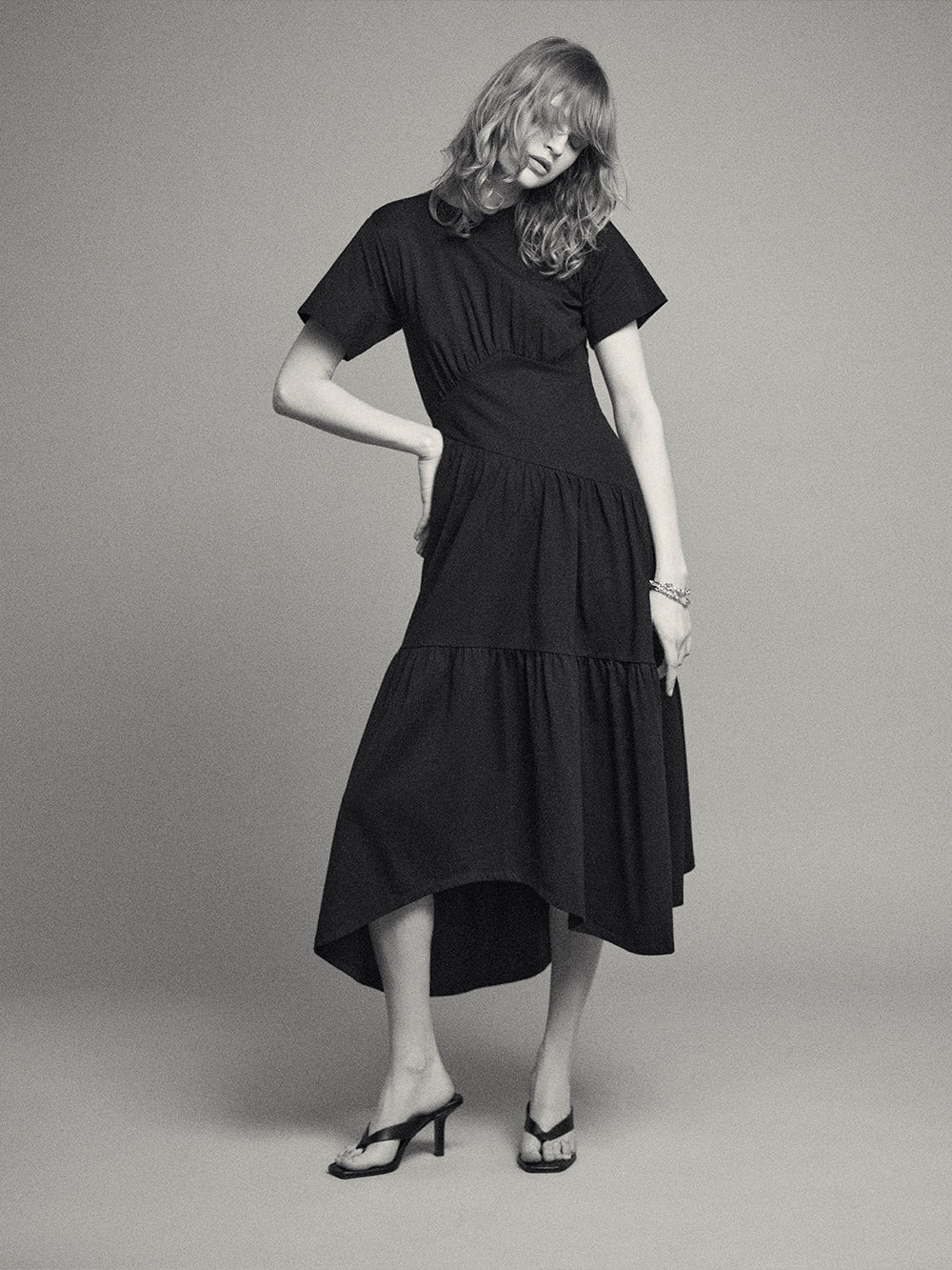 Gathered Seam Short Sleeve Dress in Black - 2