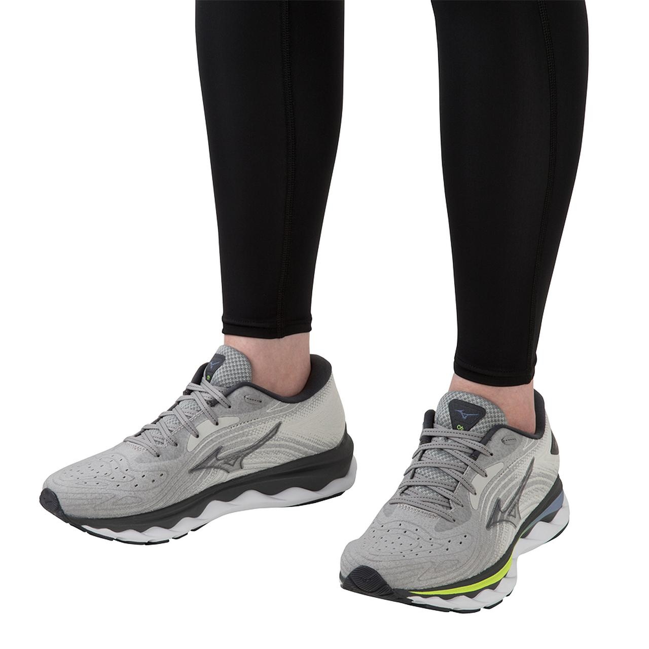 Women's Wave Sky 6 Running Shoe - 10