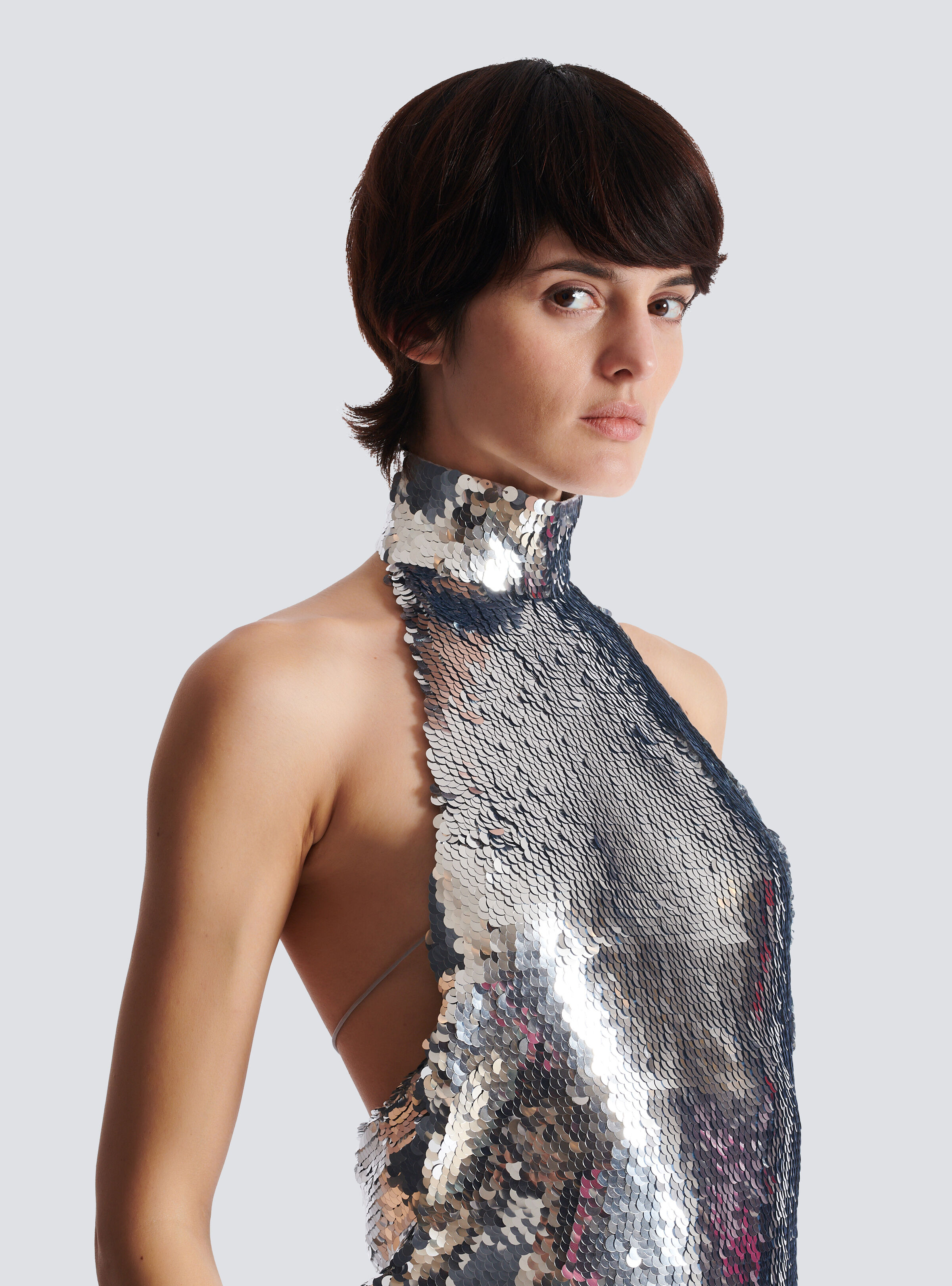 Short sequinned halterneck dress - 7