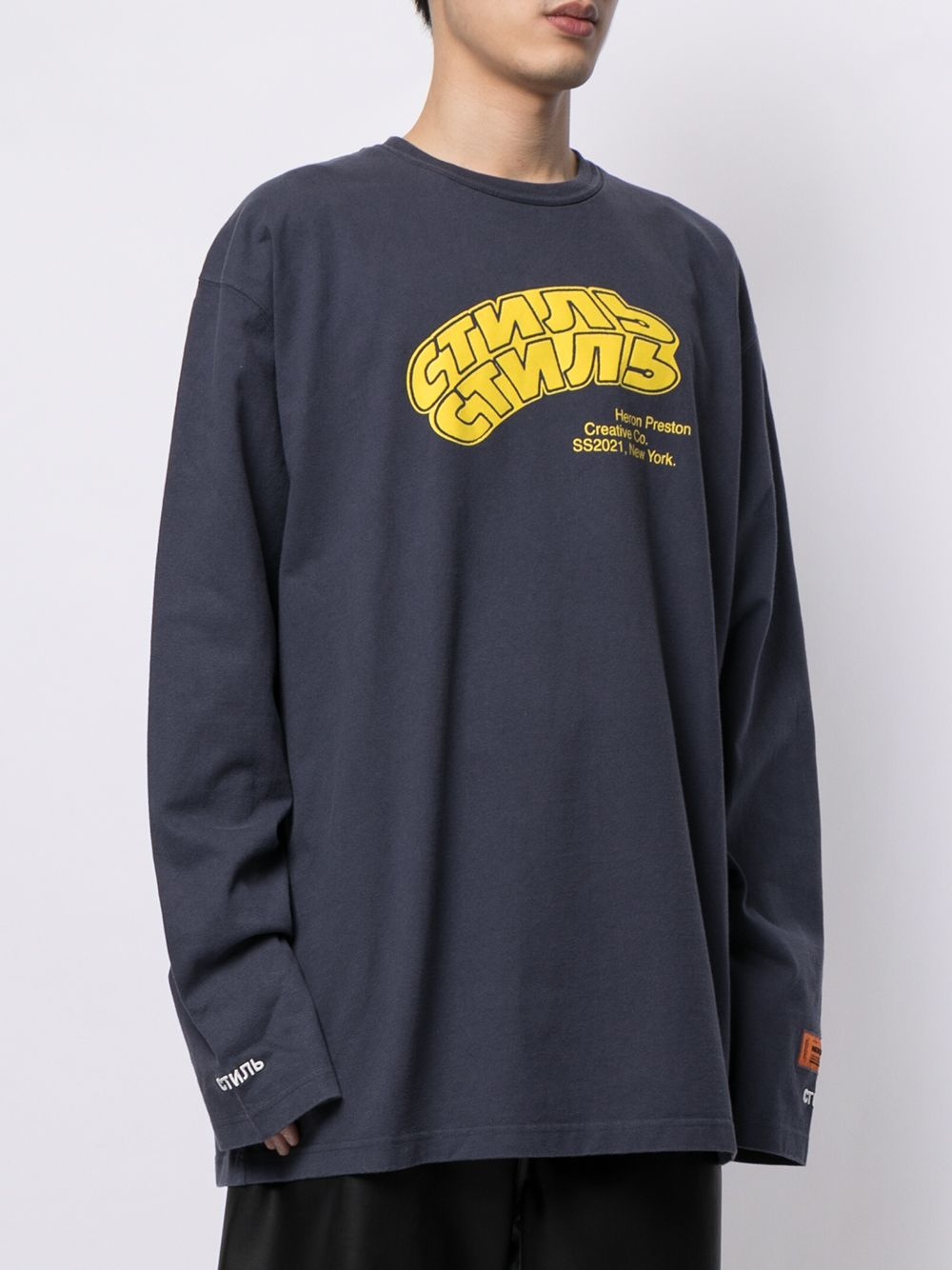 logo-print long-sleeved T-shirt - 3